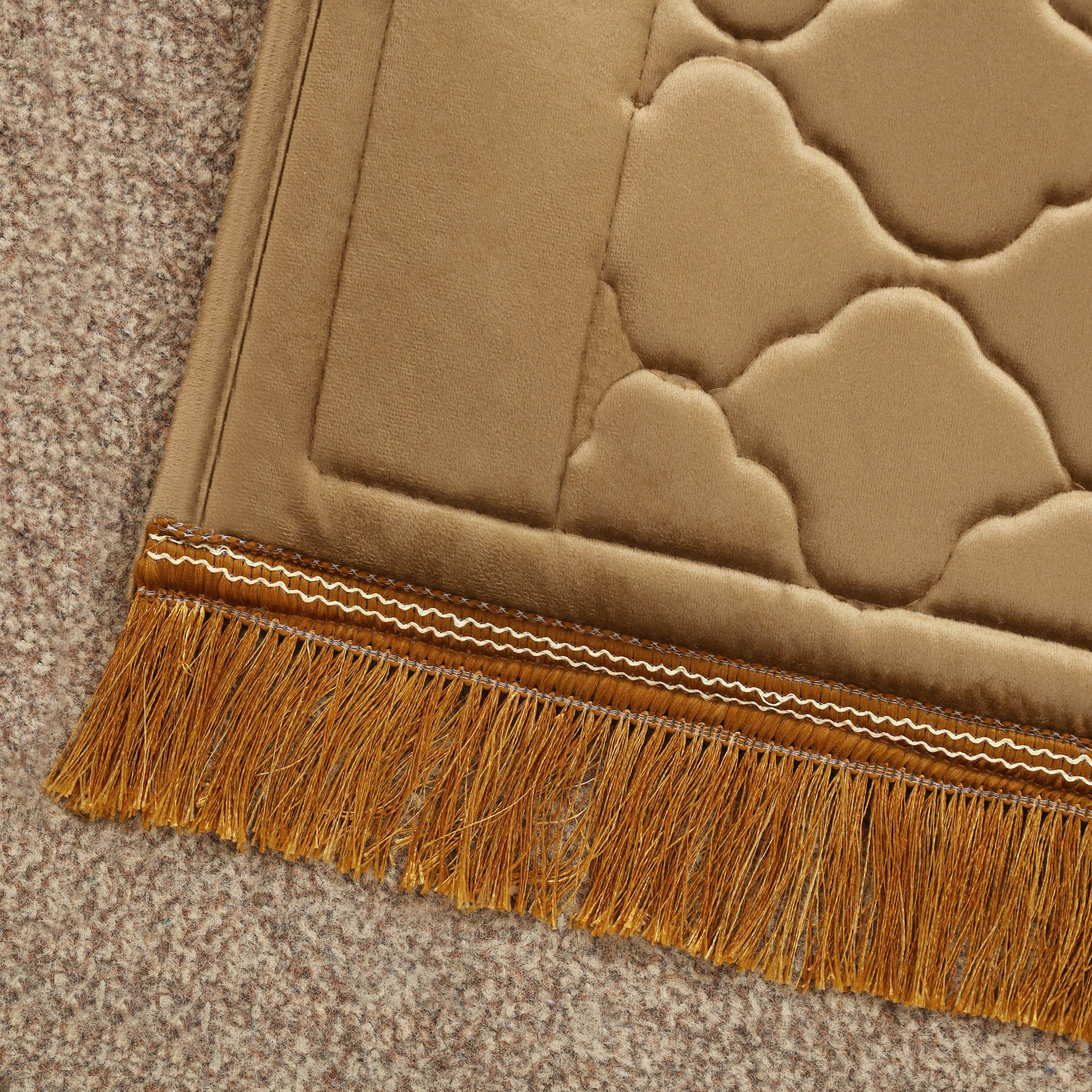 NOOR-E-IMAAN Velvet Quilted Prayermat