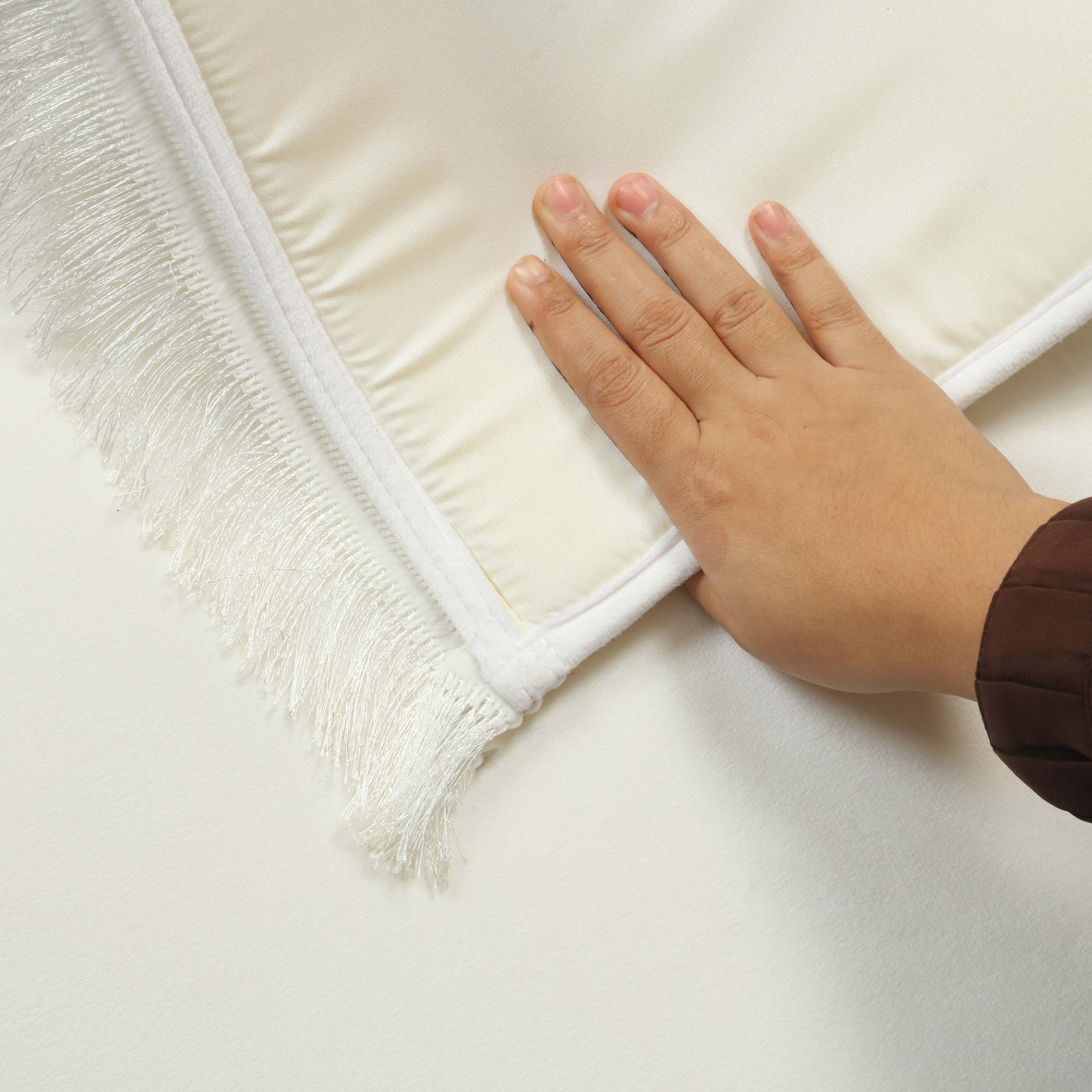 RAH-E-SAKOON Embroidered Couple Prayermats