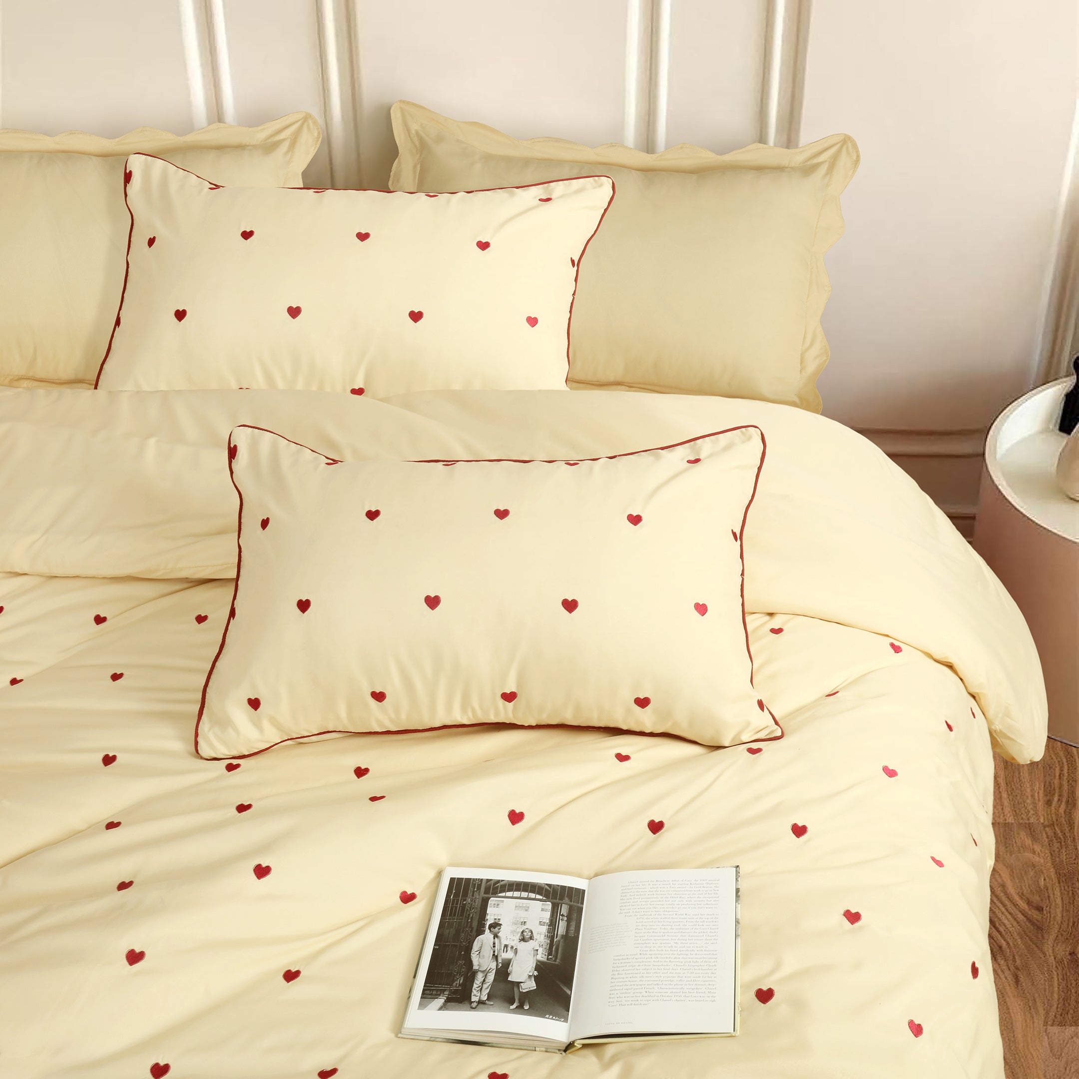 Minimal Amour Duvet Cover Set