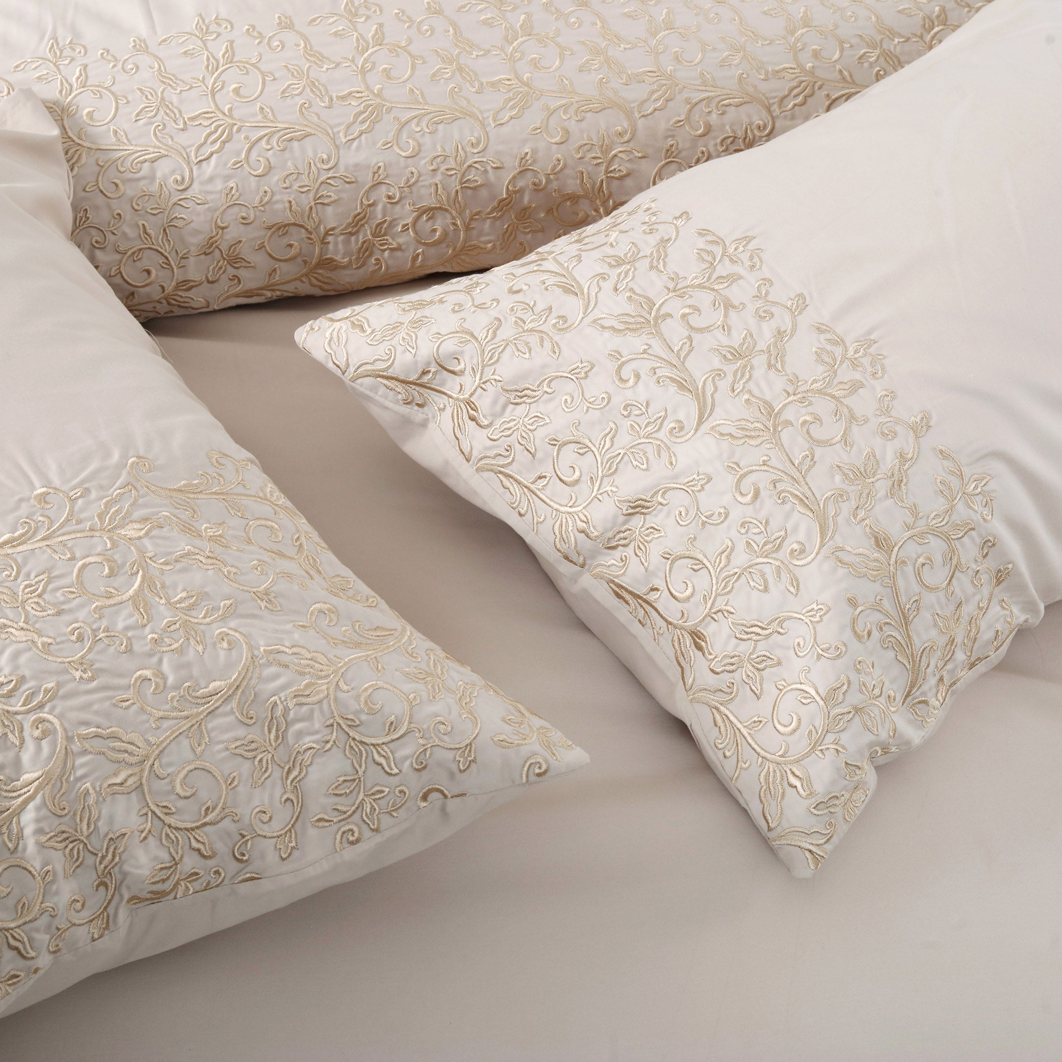 Safa - Embroidered 6-Piece Duvet Cover Set