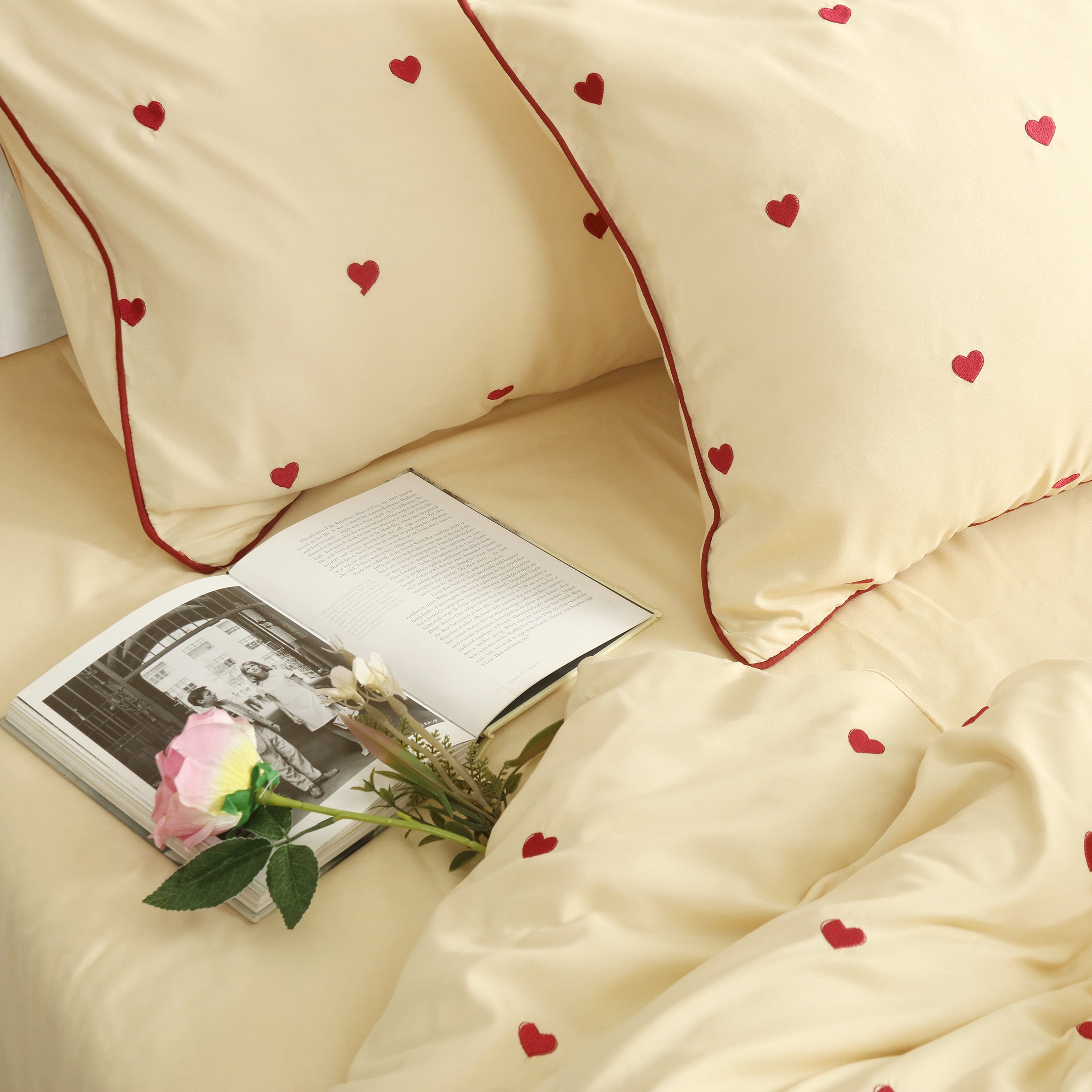 Minimal Amour Duvet Cover Set