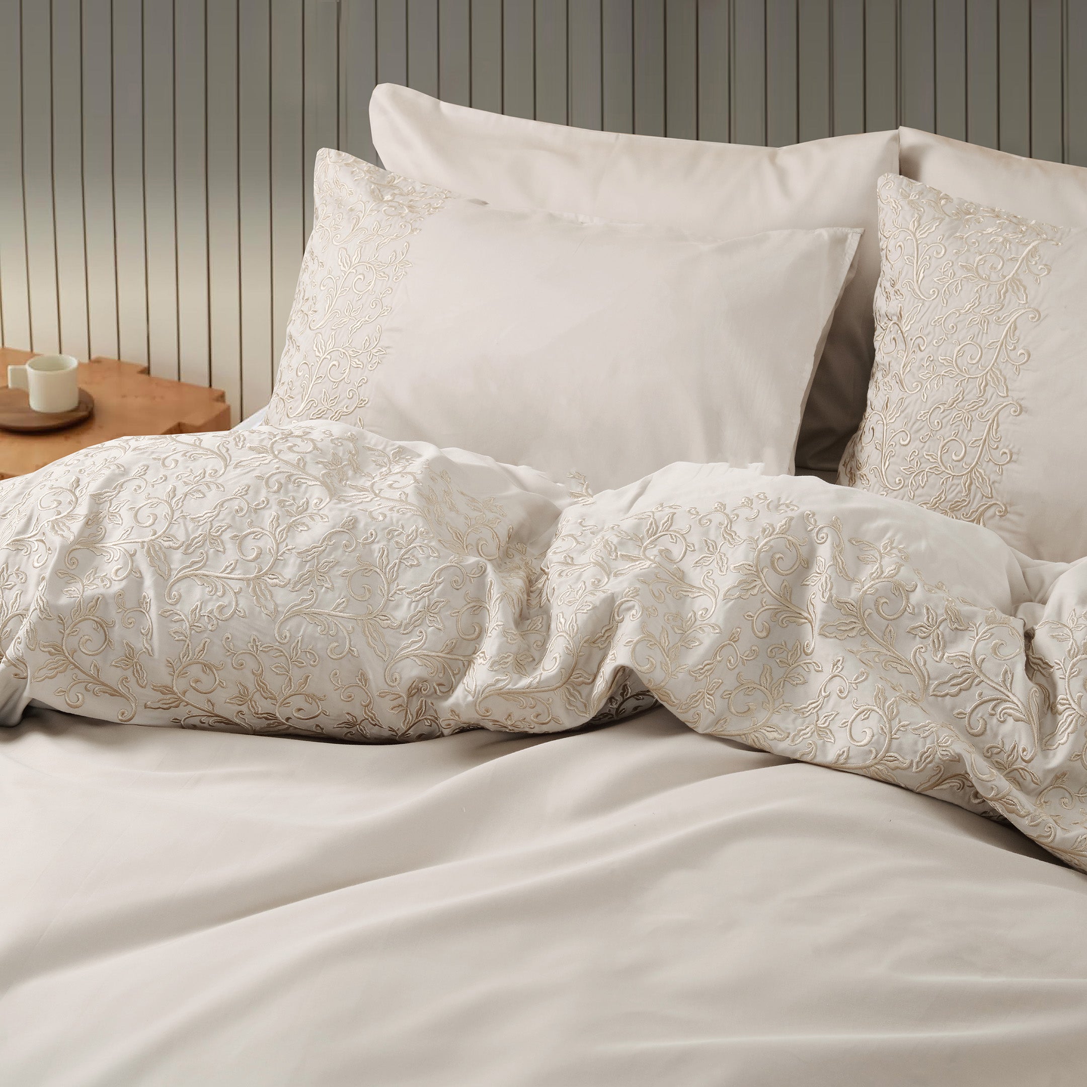 Safa - Embroidered 6-Piece Duvet Cover Set
