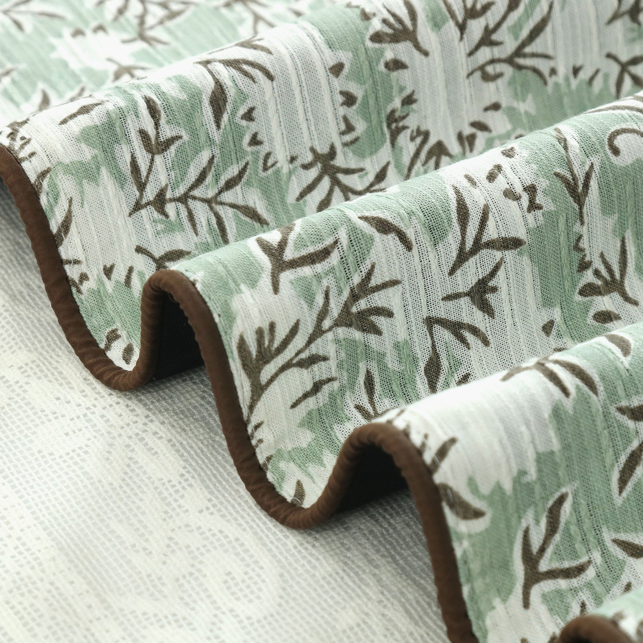 Leafy Whisper - Dining Table Set
