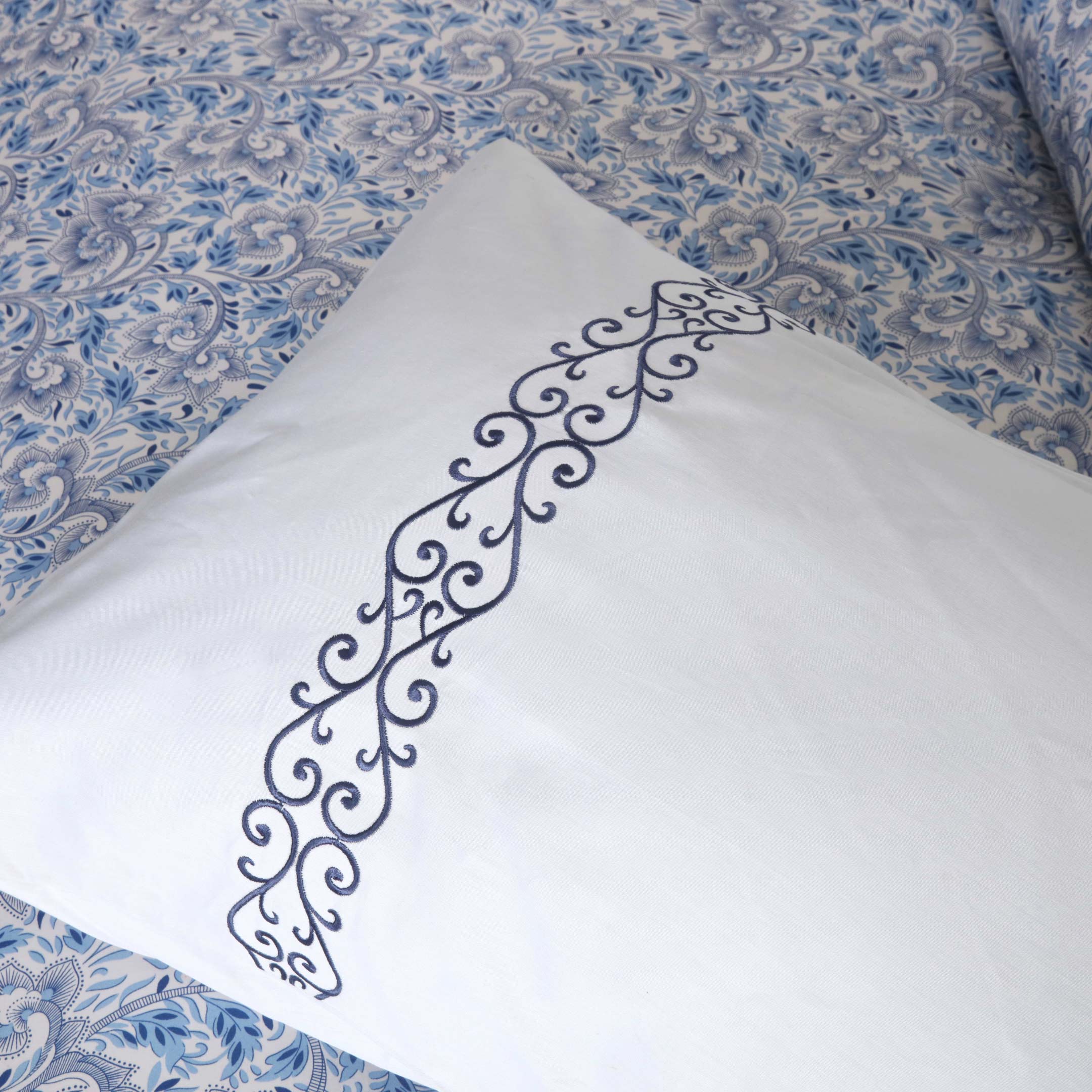 Serene Paisley Printed Summer Duvet Cover