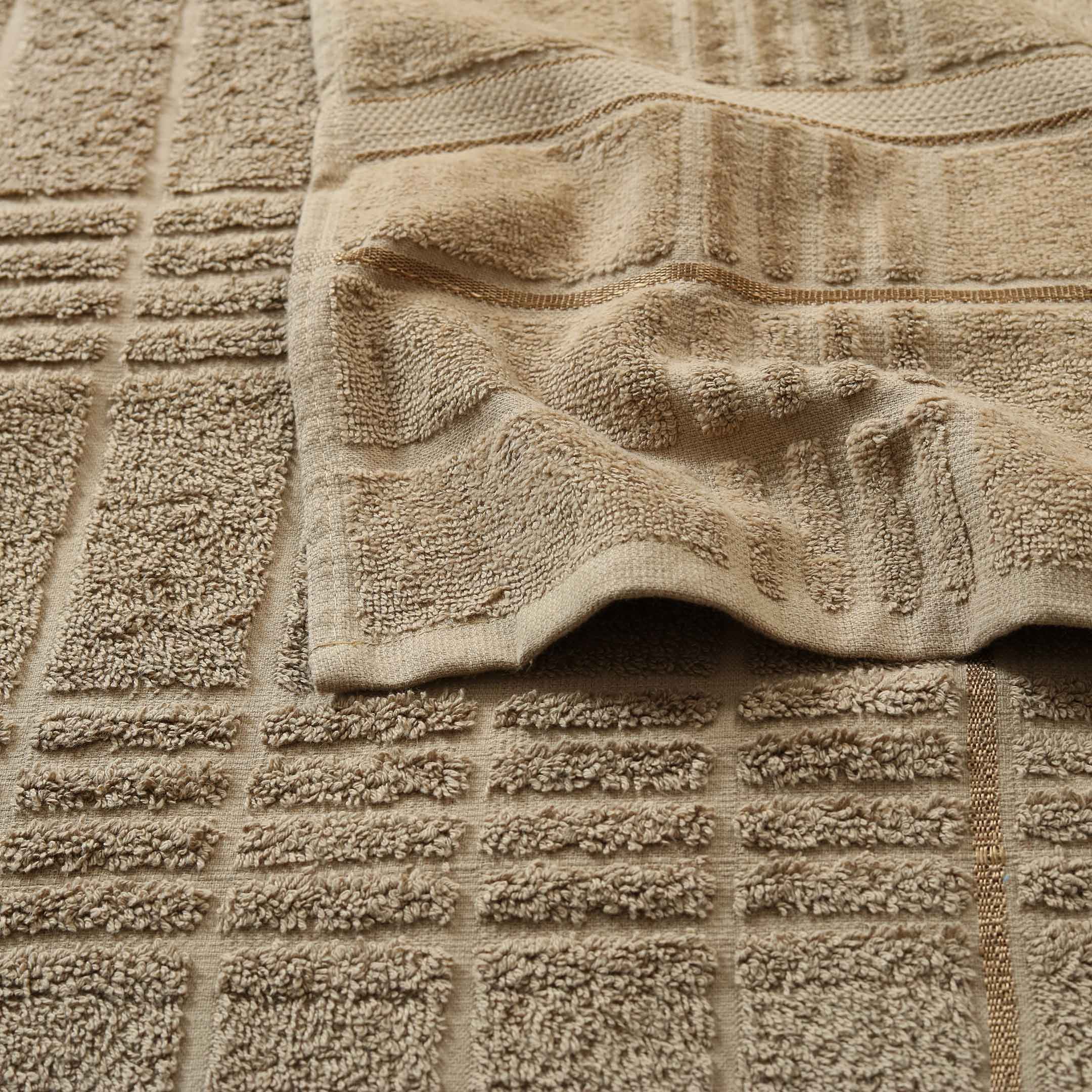 Premier Quality Strip Pattern Bath Towels