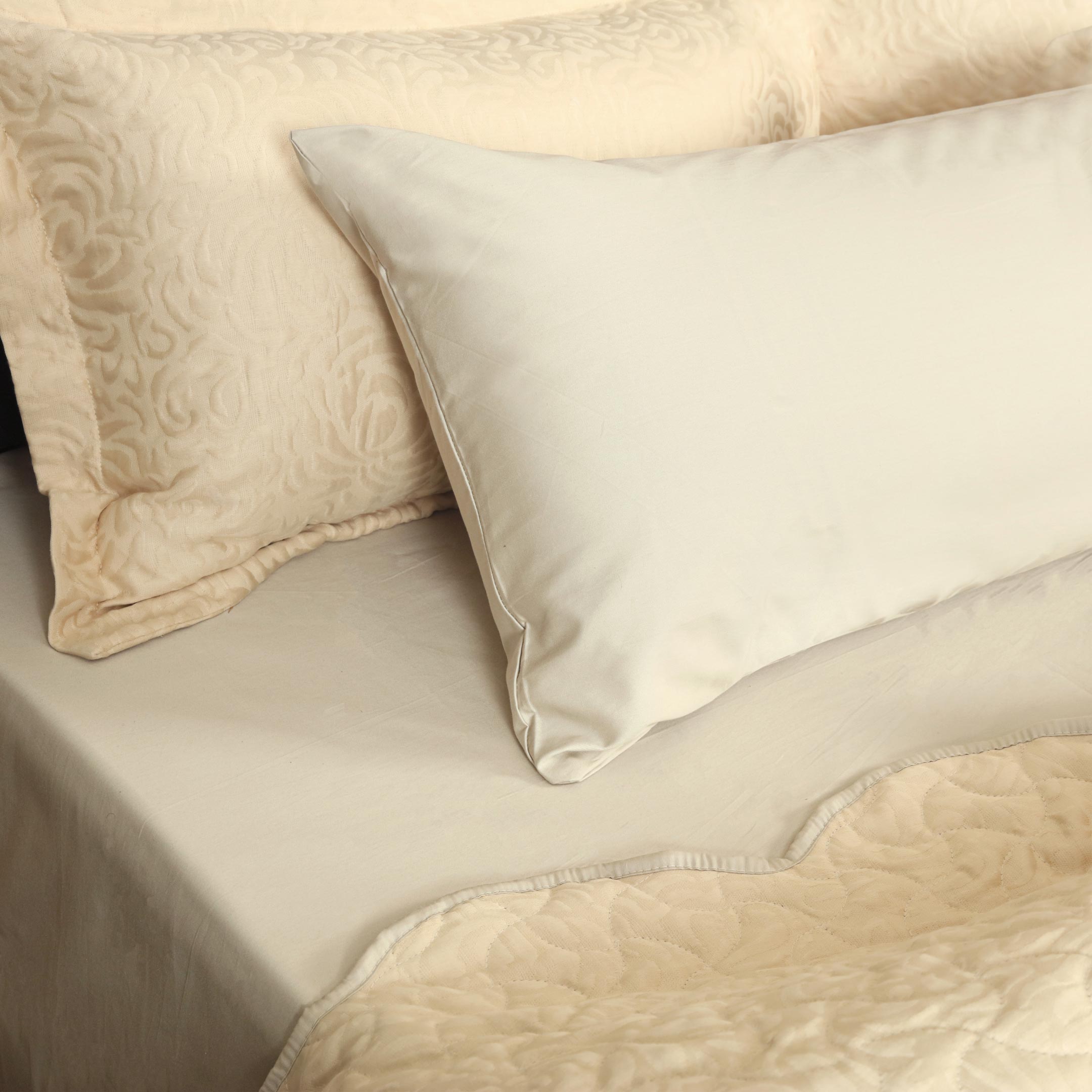 Ivory Quilted Summer Bedspread 6PCS Set