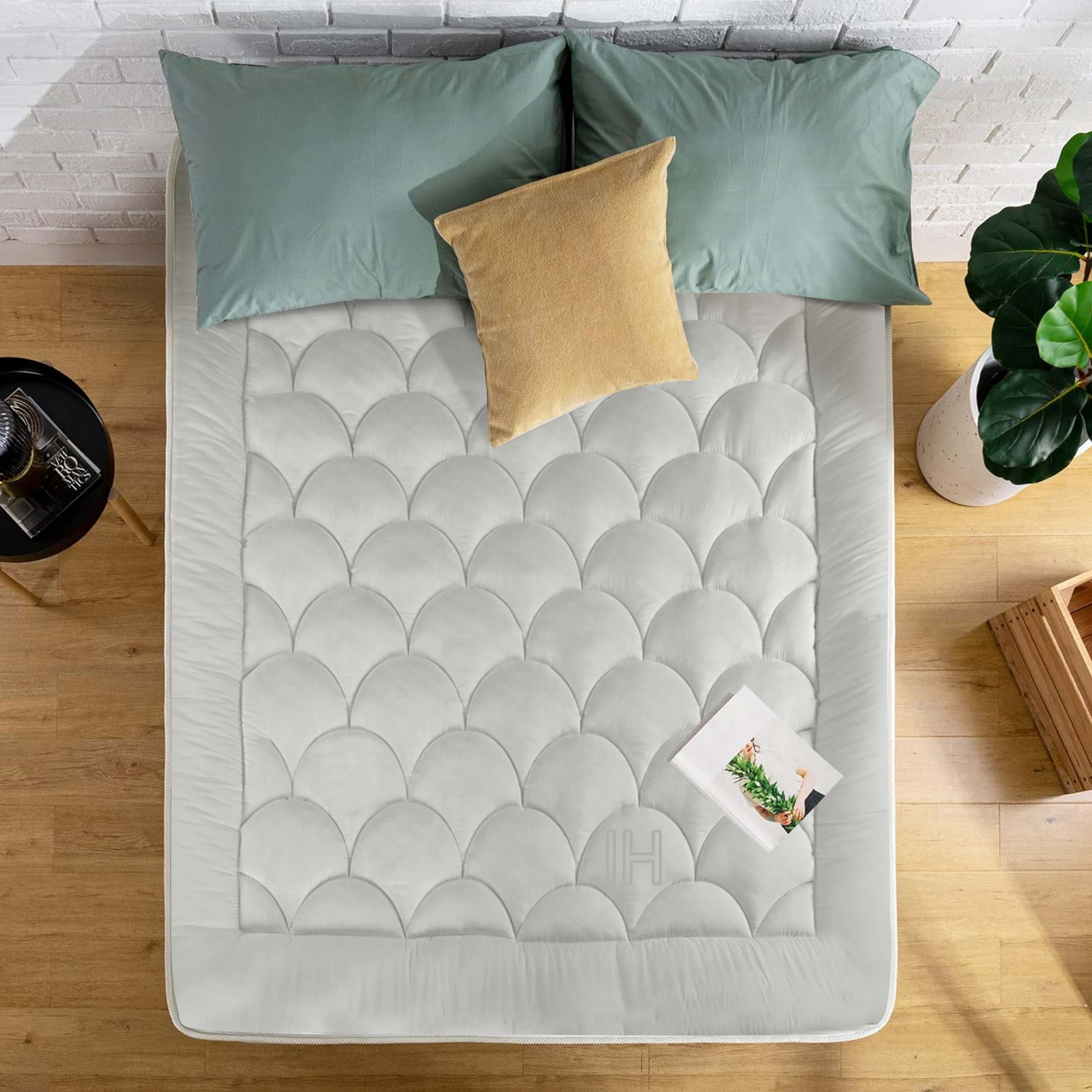 Seashell Quilted Mattress Topper Silver