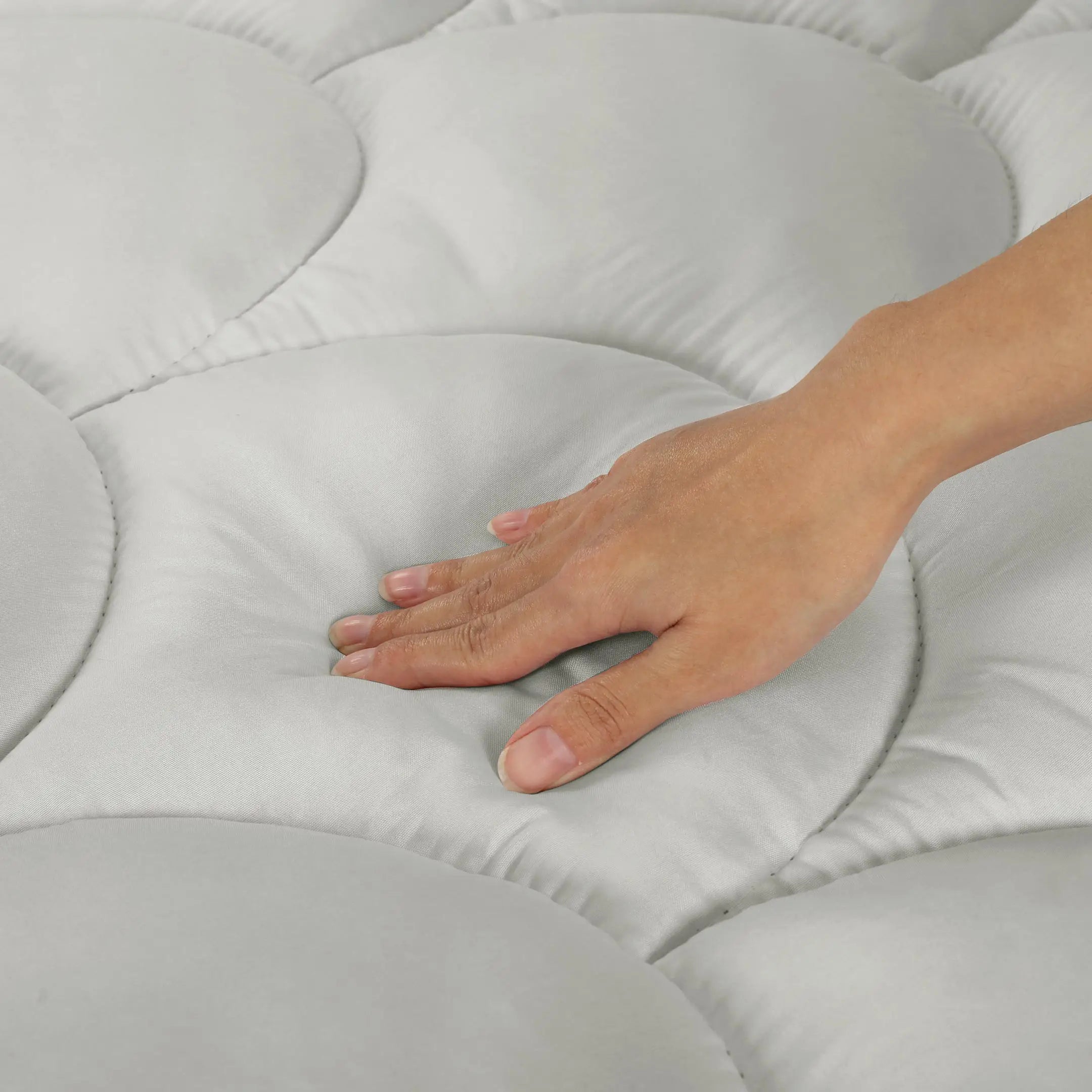 Seashell Quilted Mattress Topper Silver