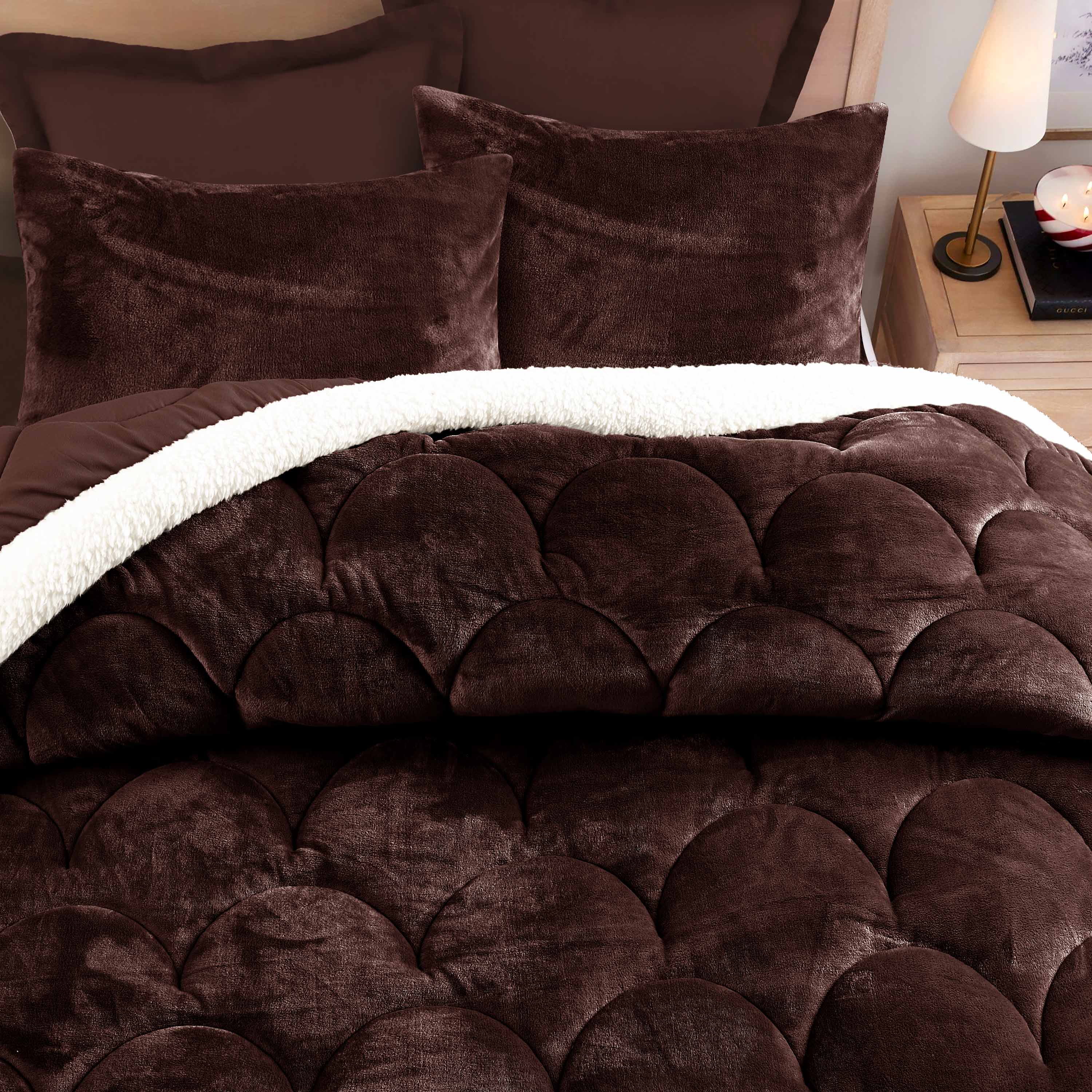 Seashell Quilted Fleece Comforter Set 6pcs Brown