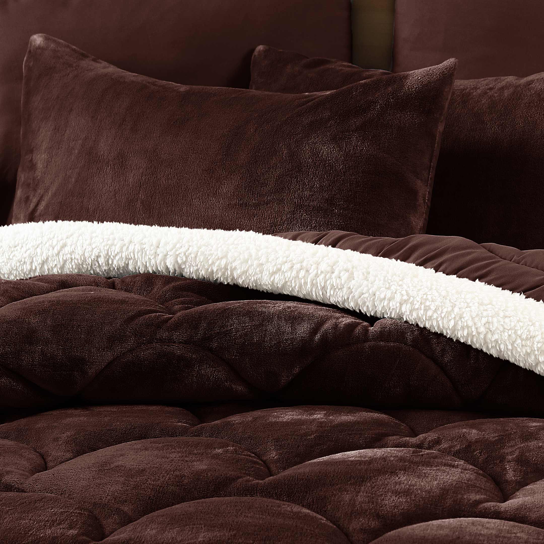 Seashell Quilted Fleece Comforter Set 6pcs Brown
