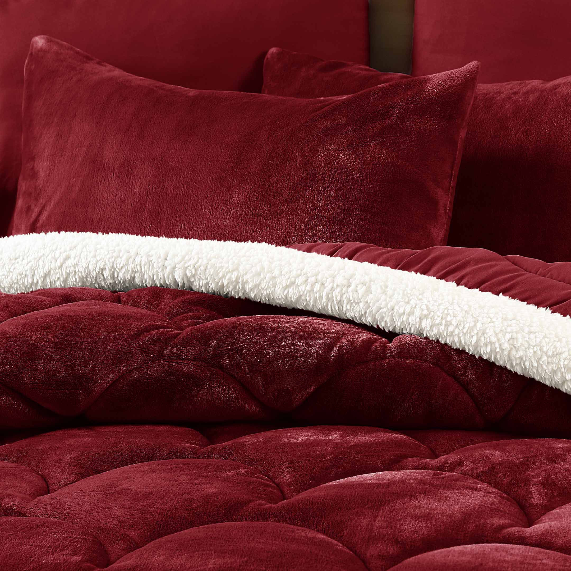 Seashell Quilted Fleece Comforter Set 6pcs Burgundy