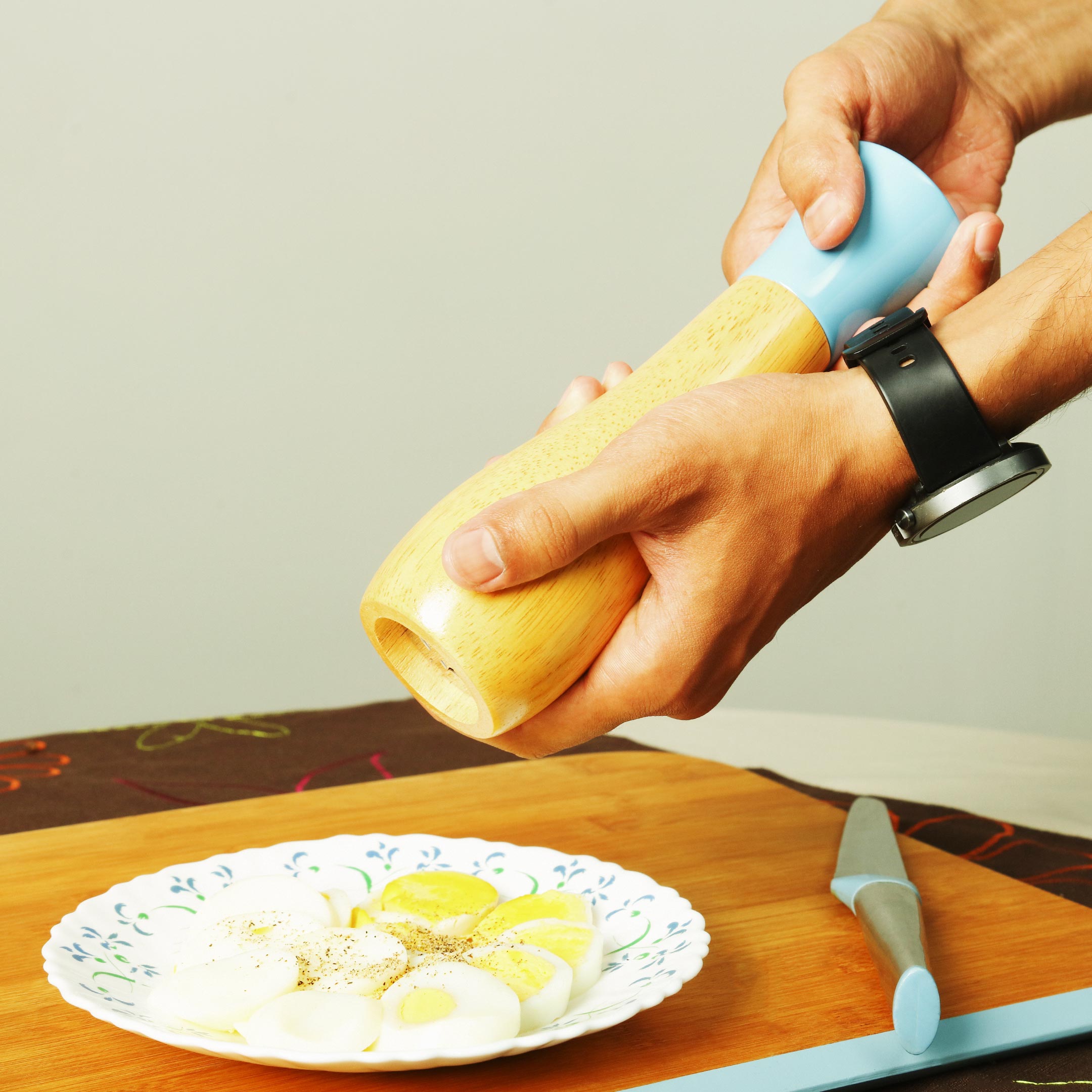 Tessie & Jessie Classic Spice Crusher Premium Edition