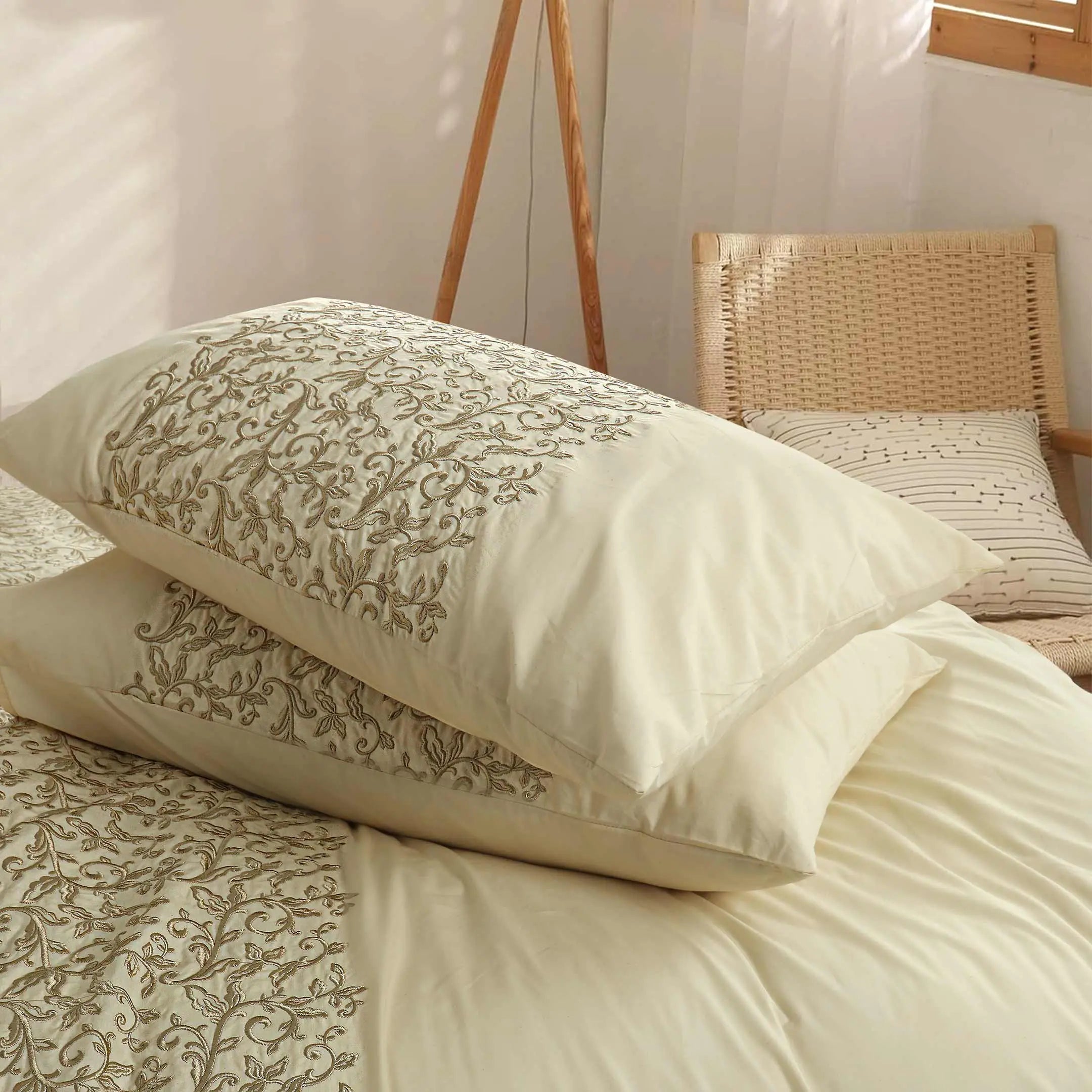 Vanilla Vines Duvet Cover Set