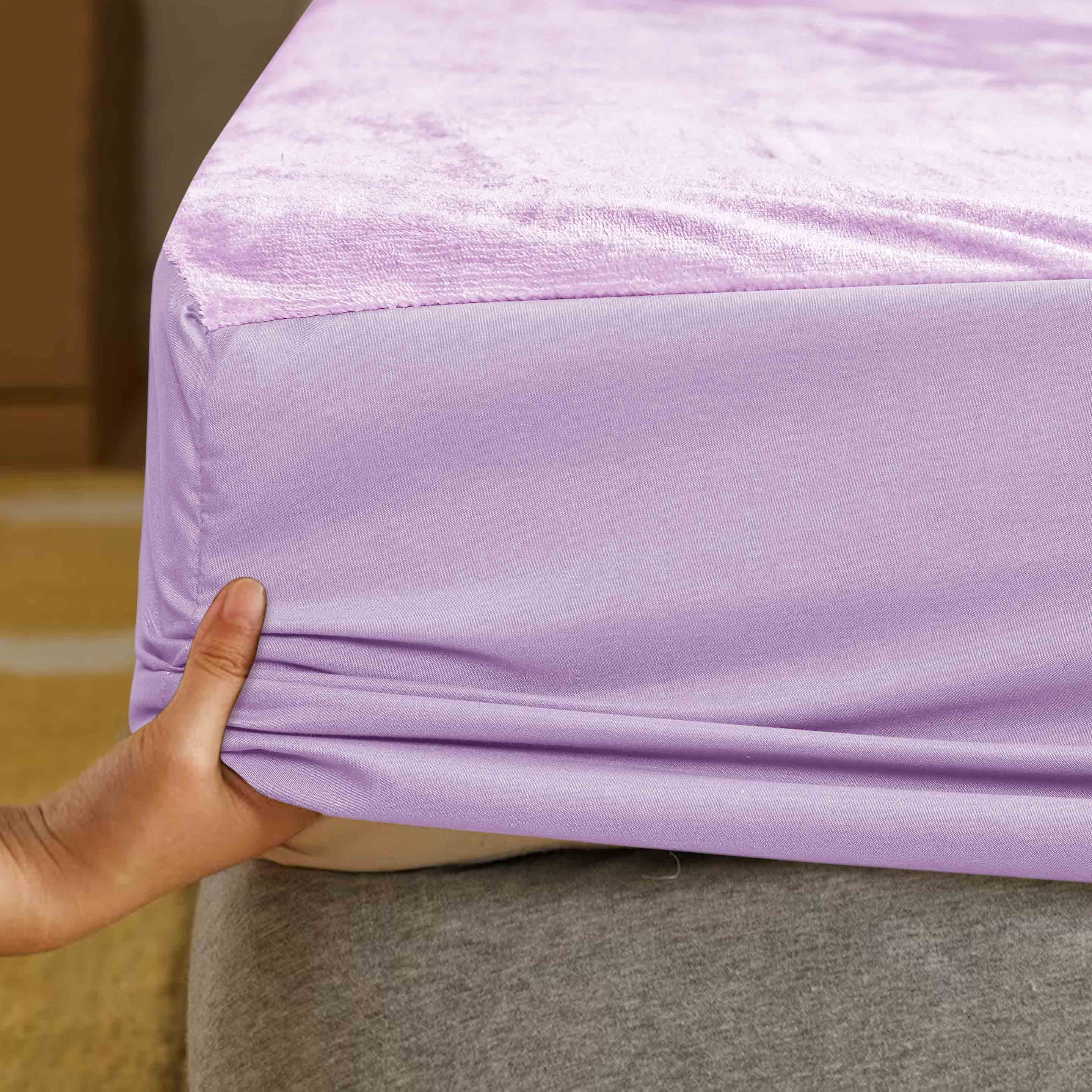 Vertical Duo Tone Fleece Fitted Sheet, Lilac-Plum