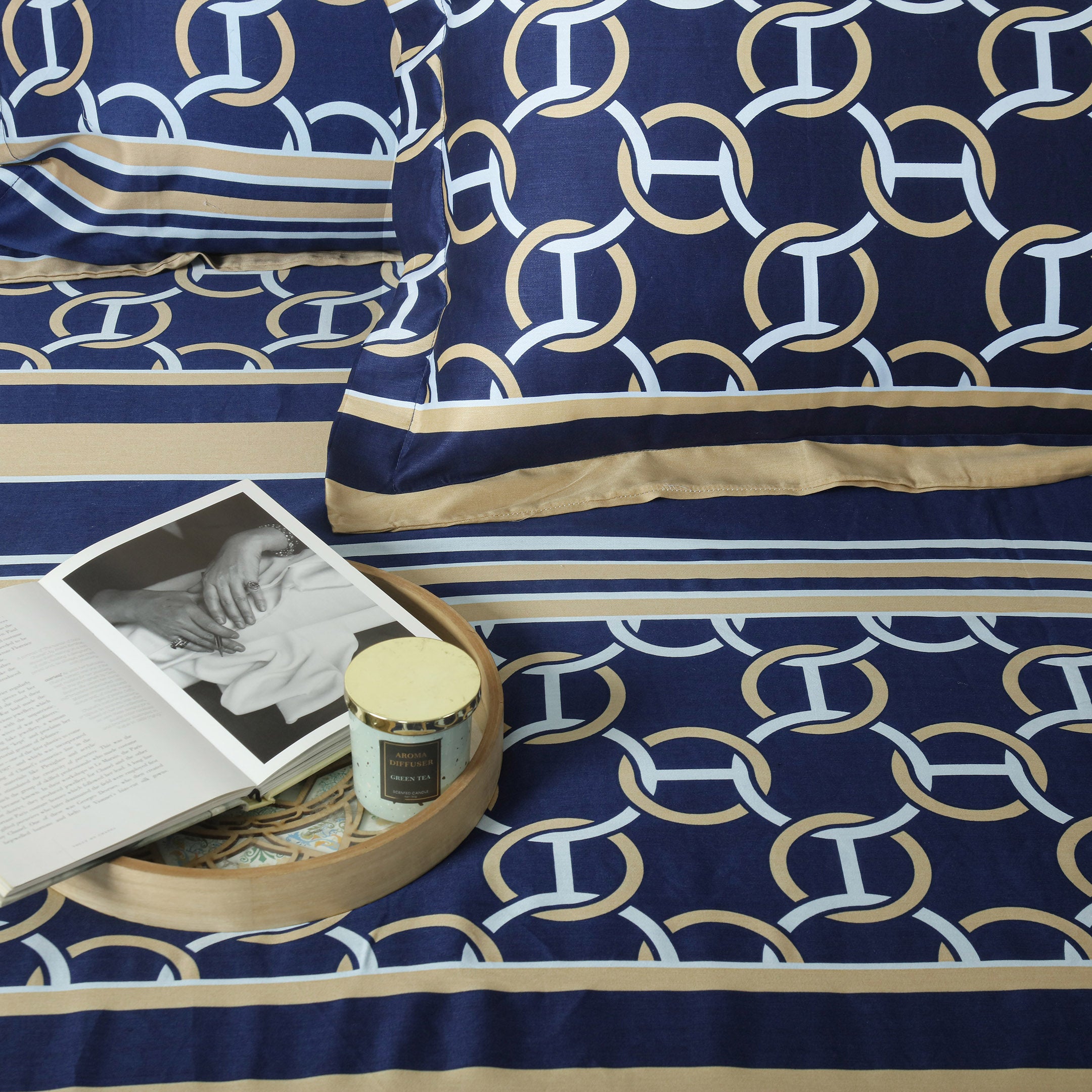 Royal Loops Bedsheet Set