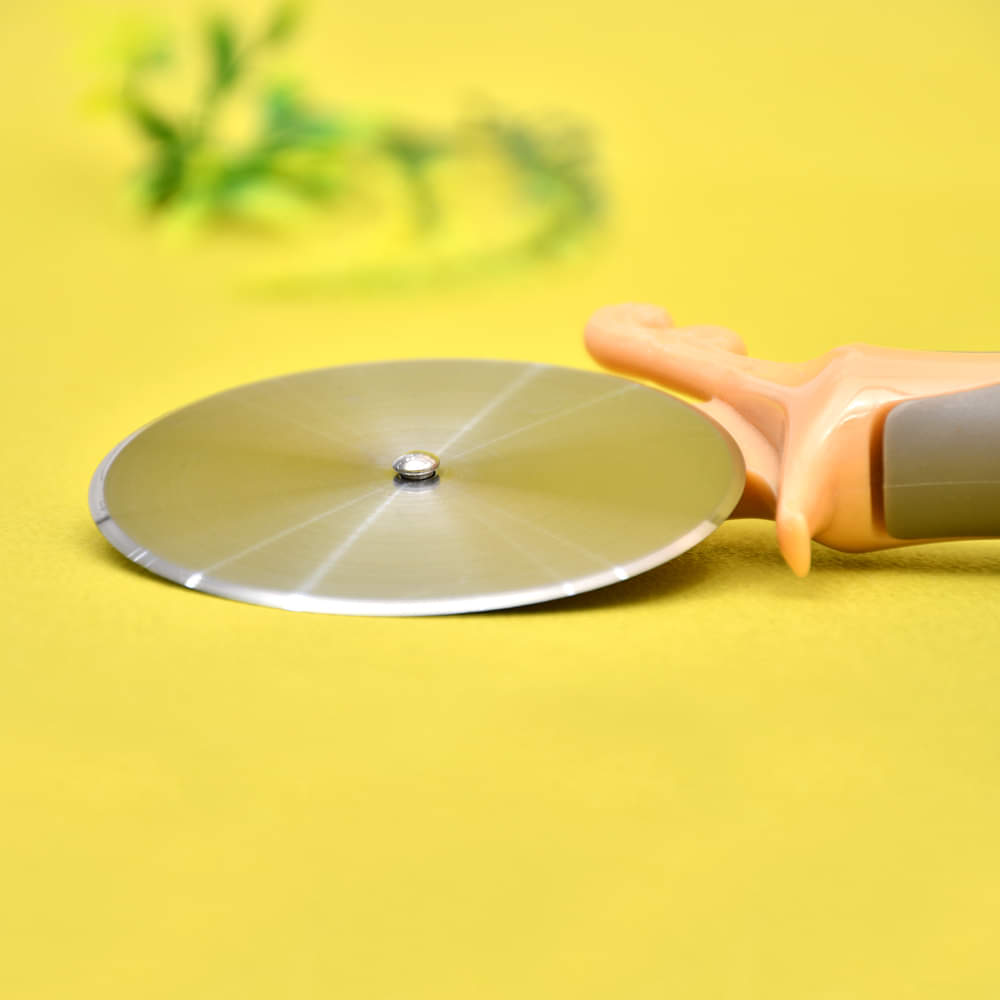 Checkered Chef Round Pizza Cutter