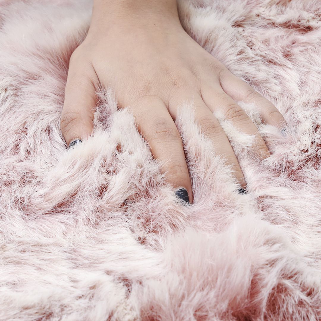 Non-Shedding Round Pink Shaggy Rug