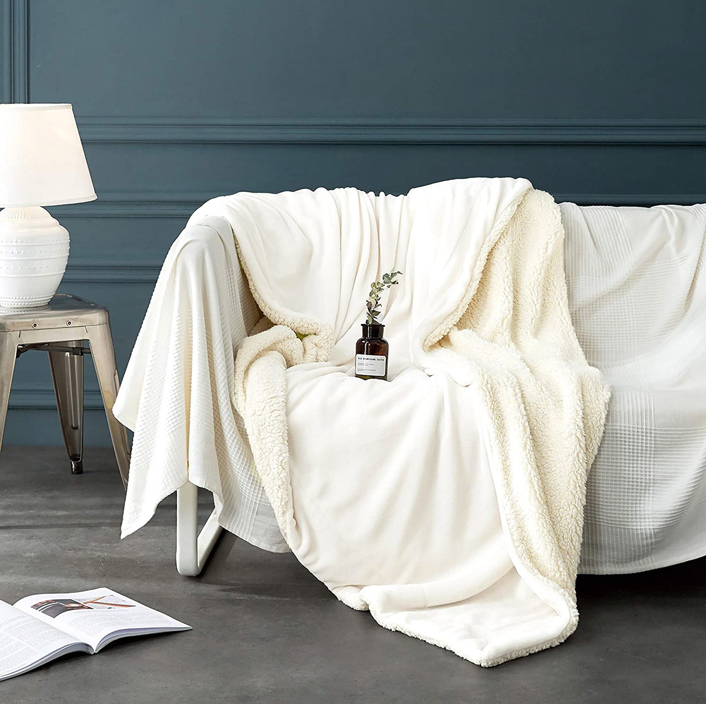 Ultra Soft Sherpa Throw Blanket - Off White
