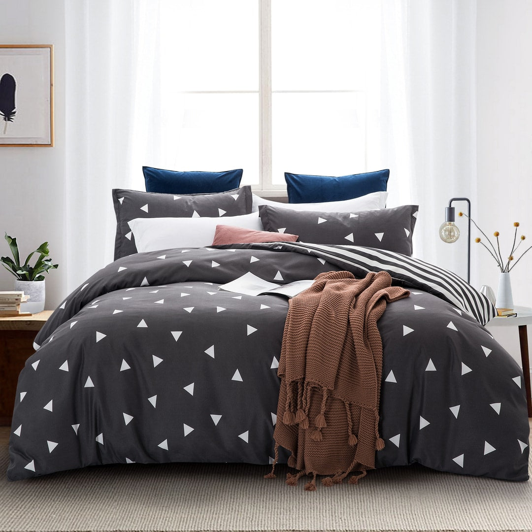 Microfiber Duvet Cover with Pillow Cases Grey Triangle Design