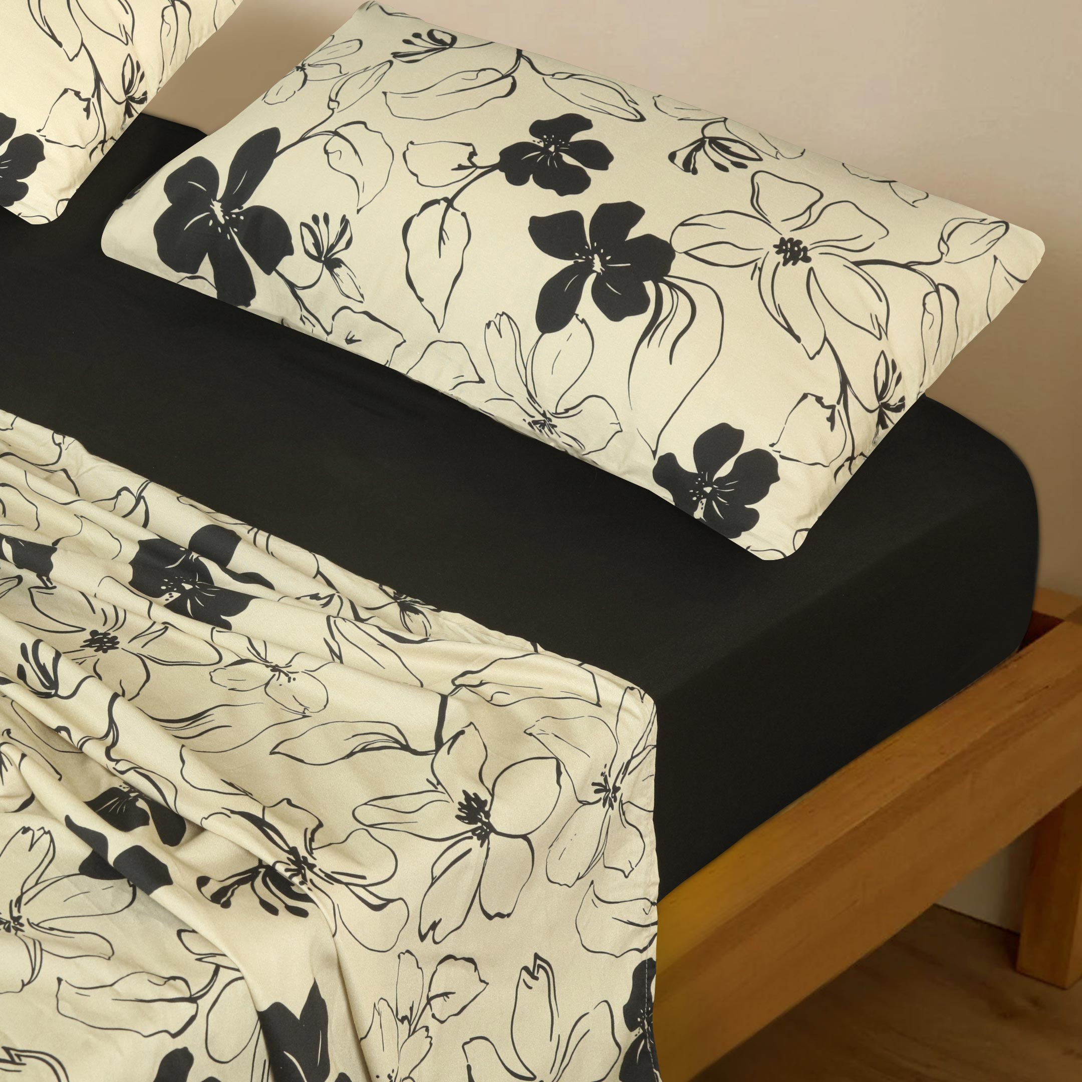 Ivory Elegance Bedsheet Set