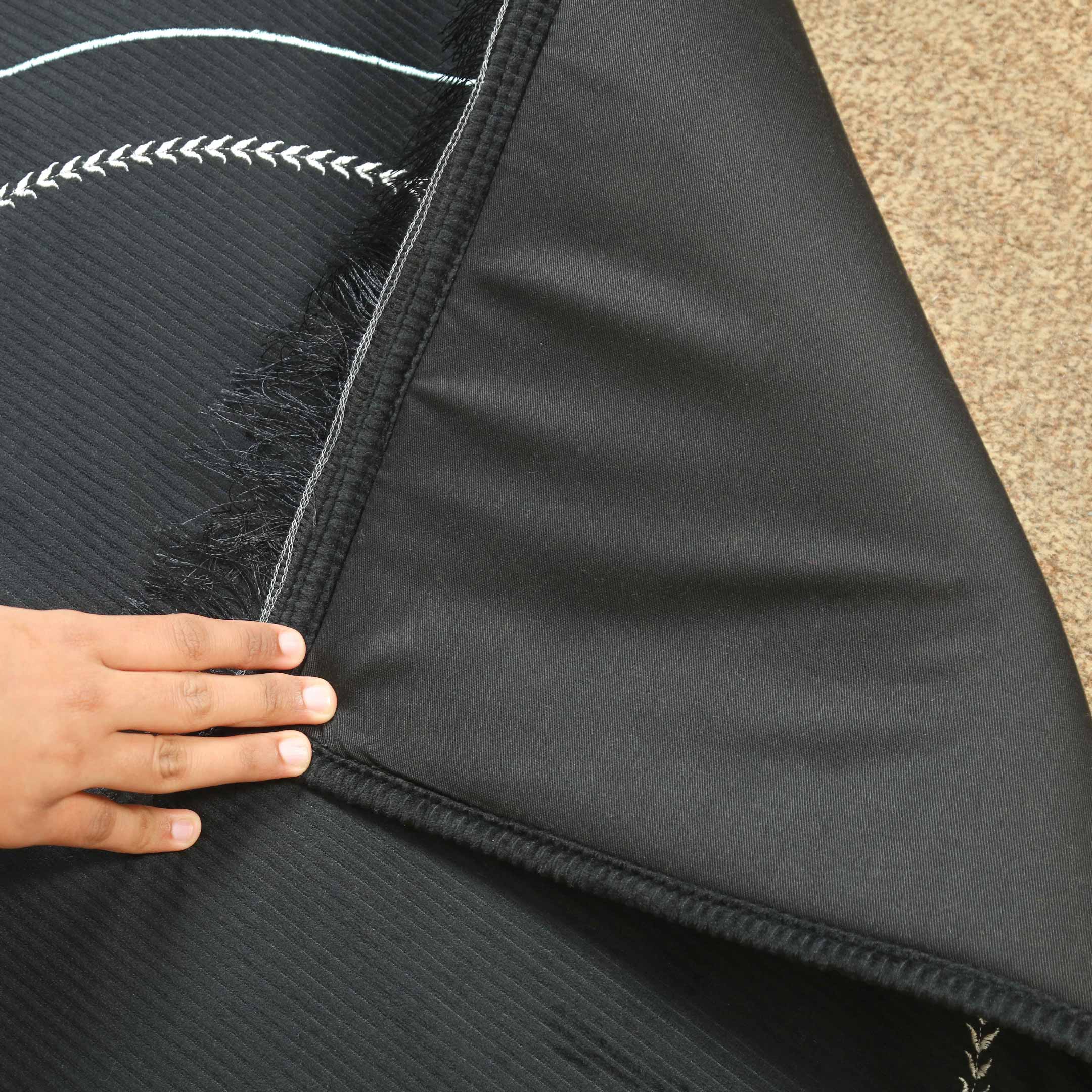 RUH-E-RIYADH Embroidered Velvet Prayermat