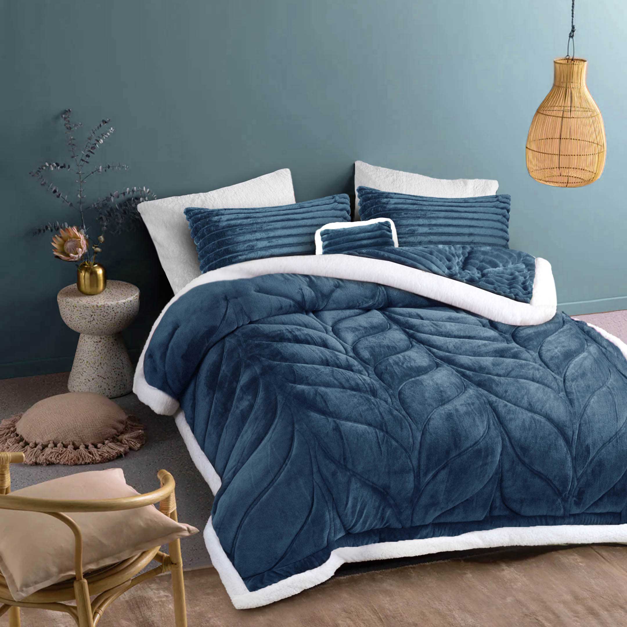 Heavy Weighted Fleece & Sherpa 7pcs Bedding Set-Blue Mirage
