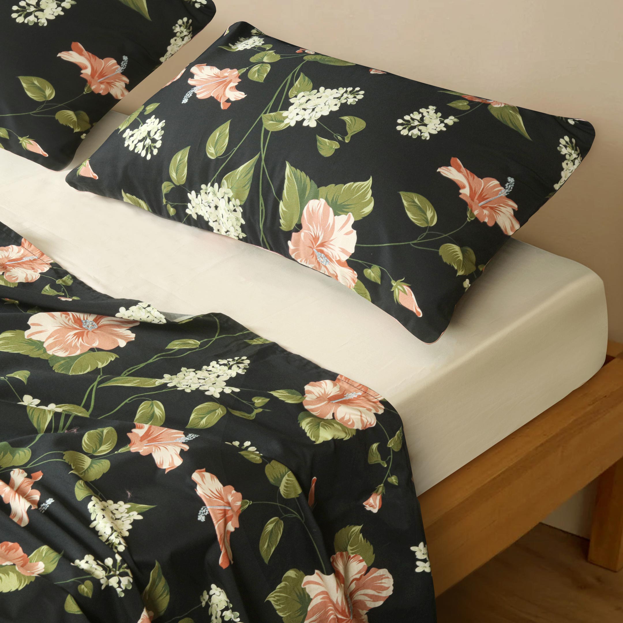 Noire Garden Bedsheet Set