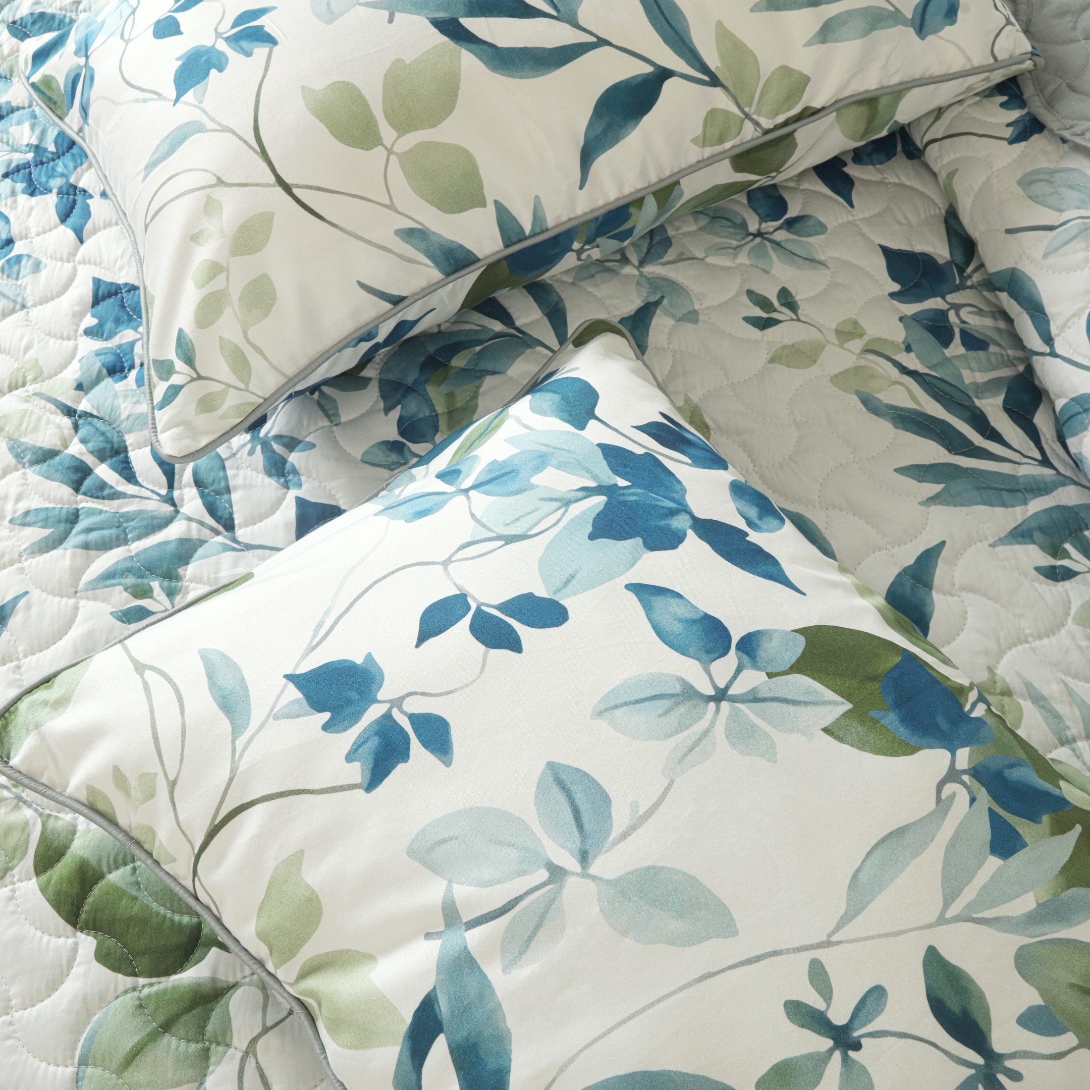 Blue Orchard Summer Quilted Bedspread-3pc Set