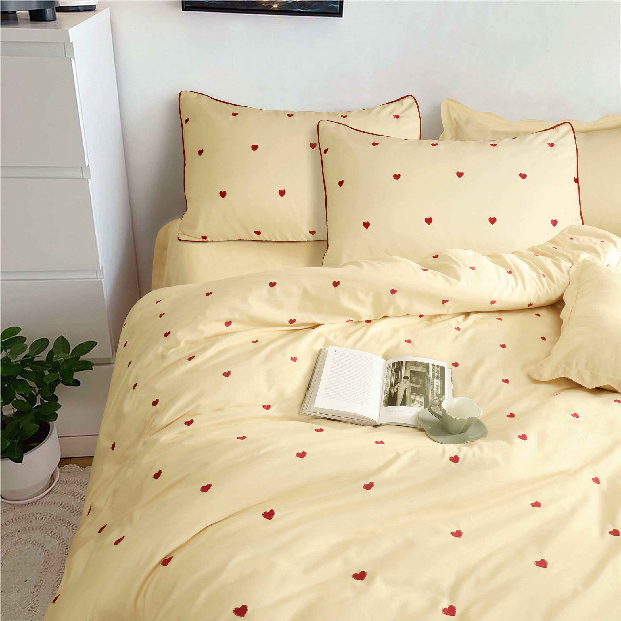 Minimal Amour Duvet Cover Set