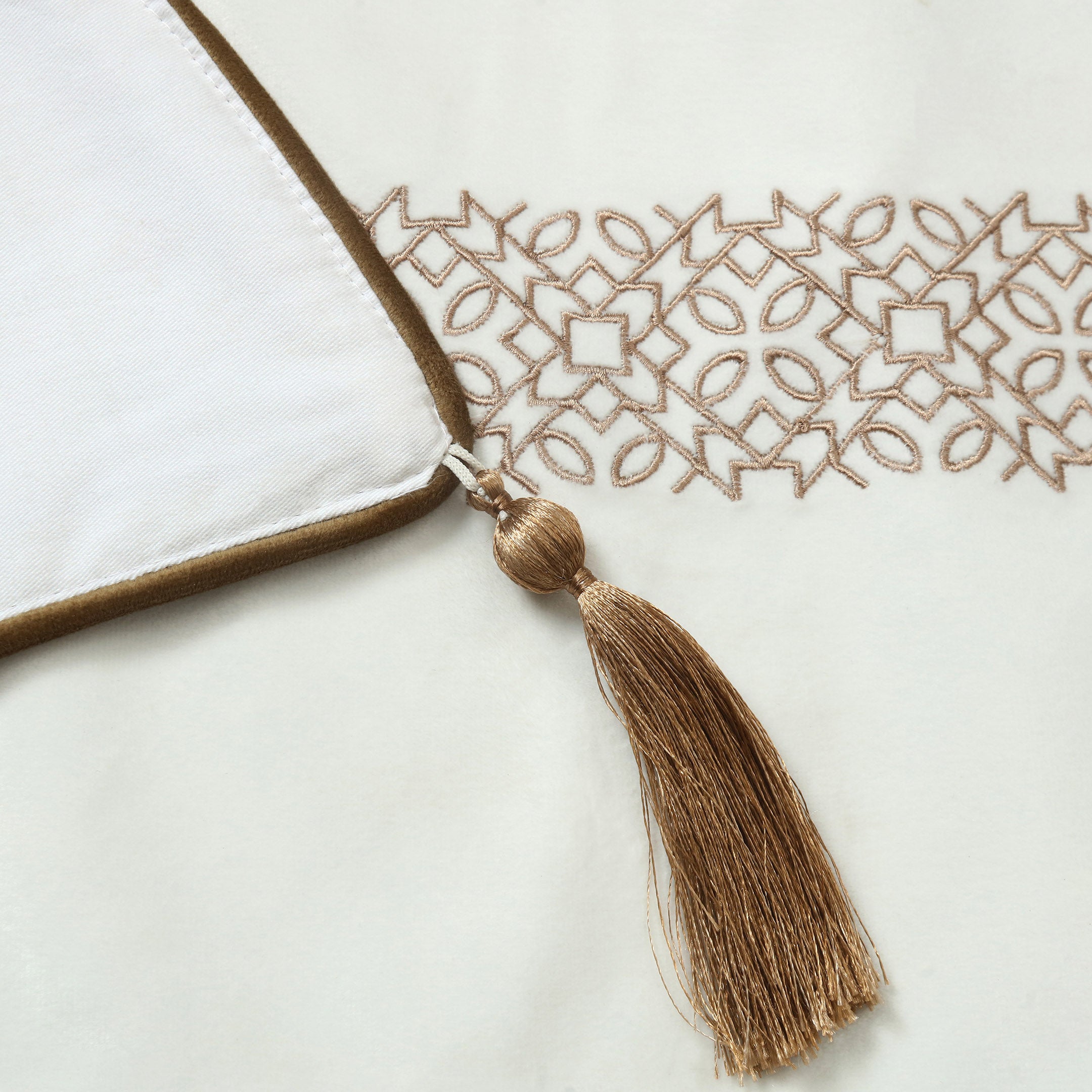 Bismillah Embroidered - Dining Table Set