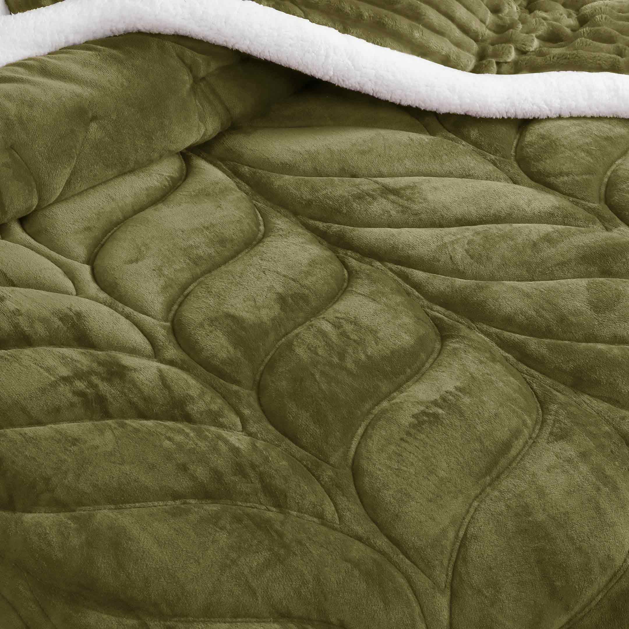 Heavy Weighted Fleece & Sherpa 7pcs Bedding Set-Martini Olive