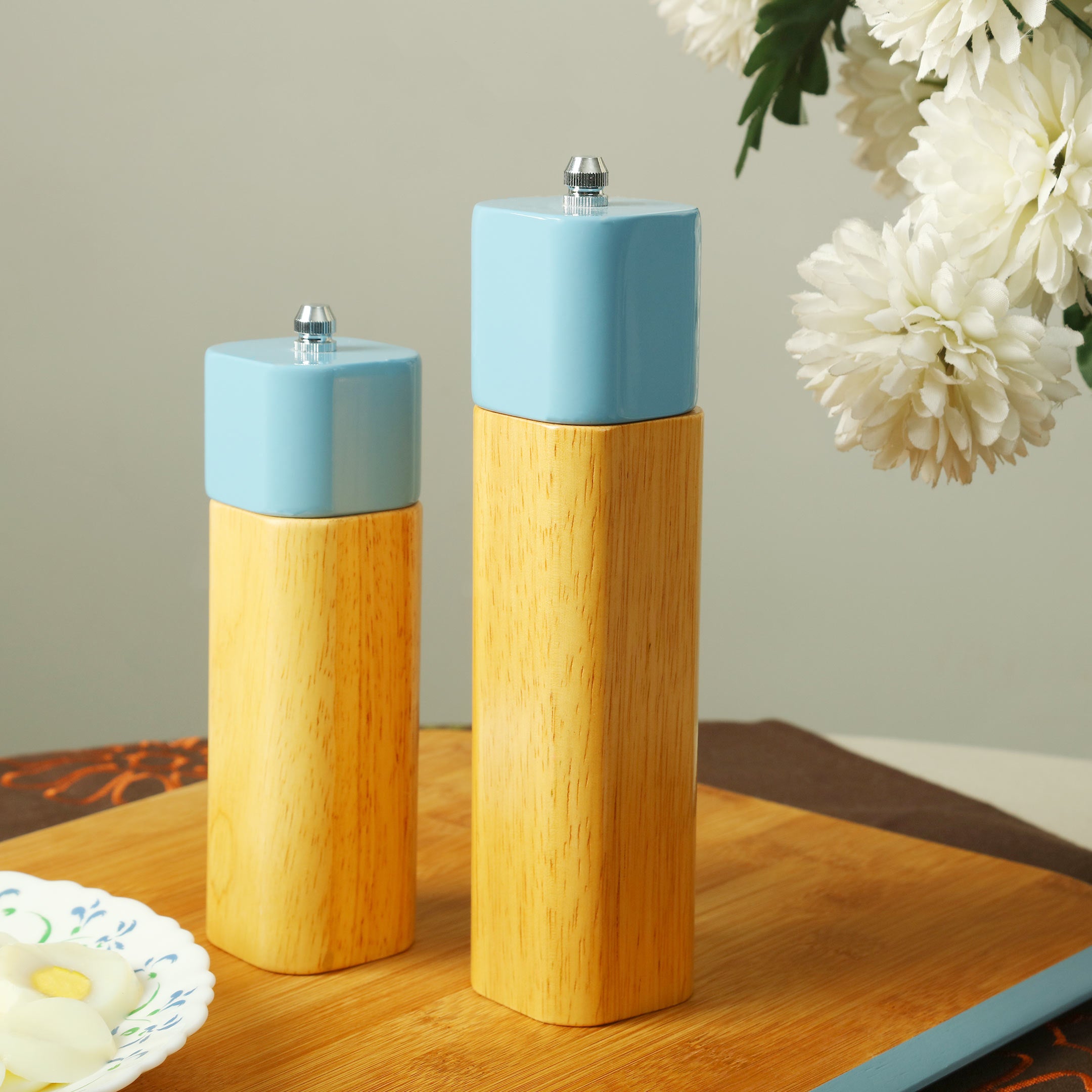 Classic Style Spice Crusher with Strong Adjustable Ceramic Grinder