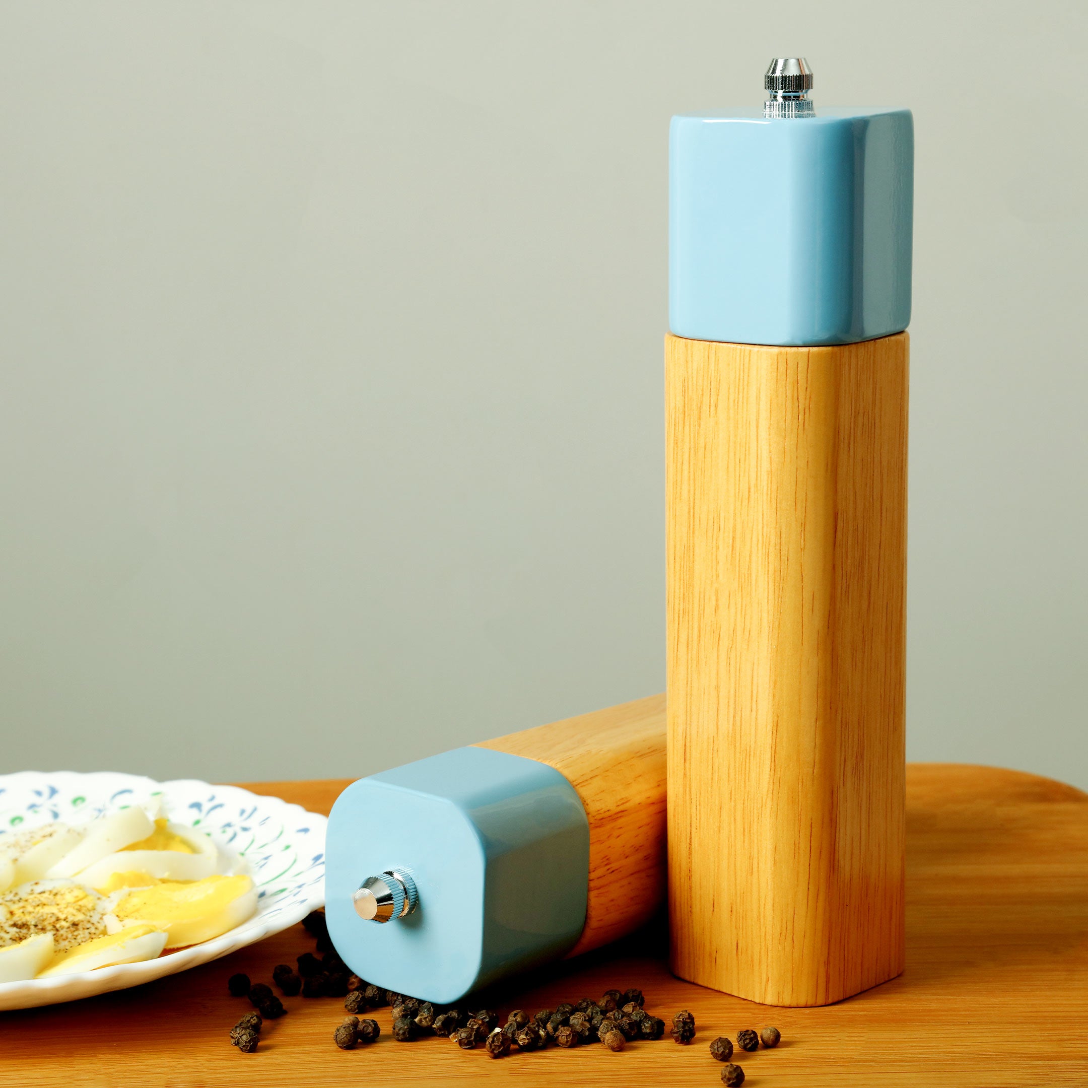 Classic Style Spice Crusher with Strong Adjustable Ceramic Grinder