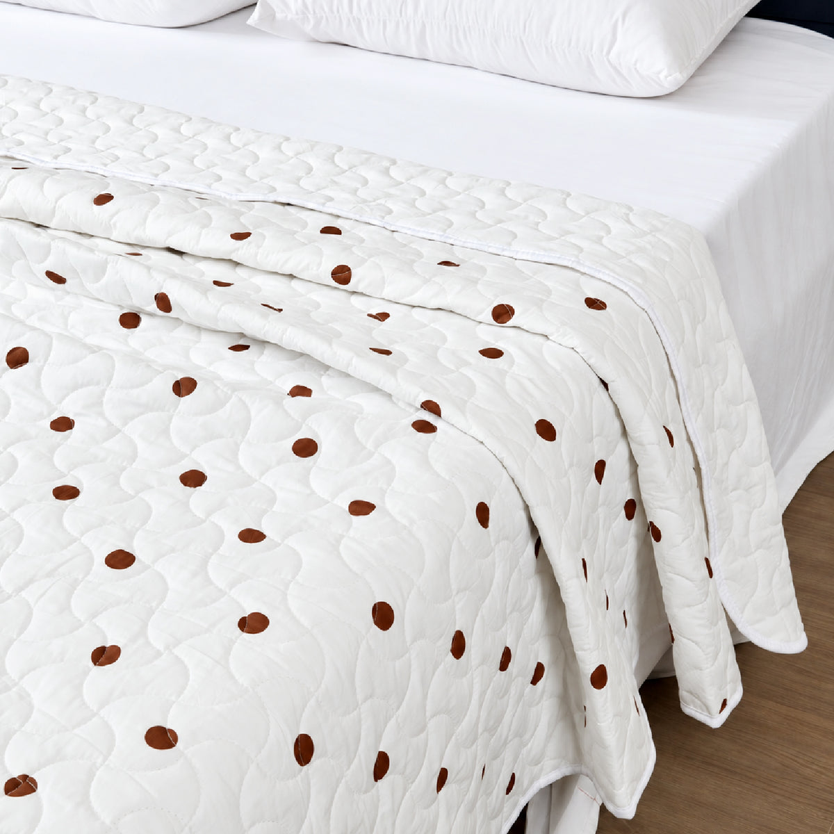 Cocoa Dot Lightweight Quilted Blanket