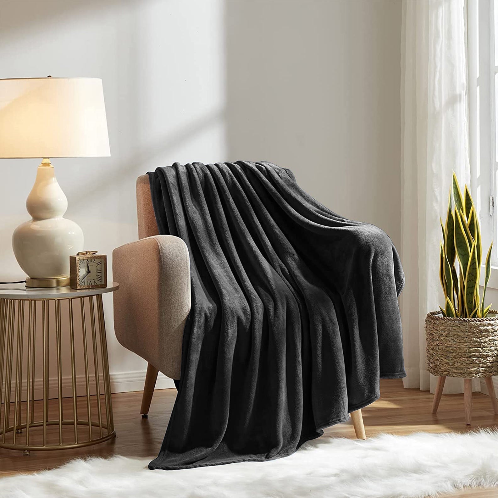 Fluffy Mink Fleece Throw Blanket- Black
