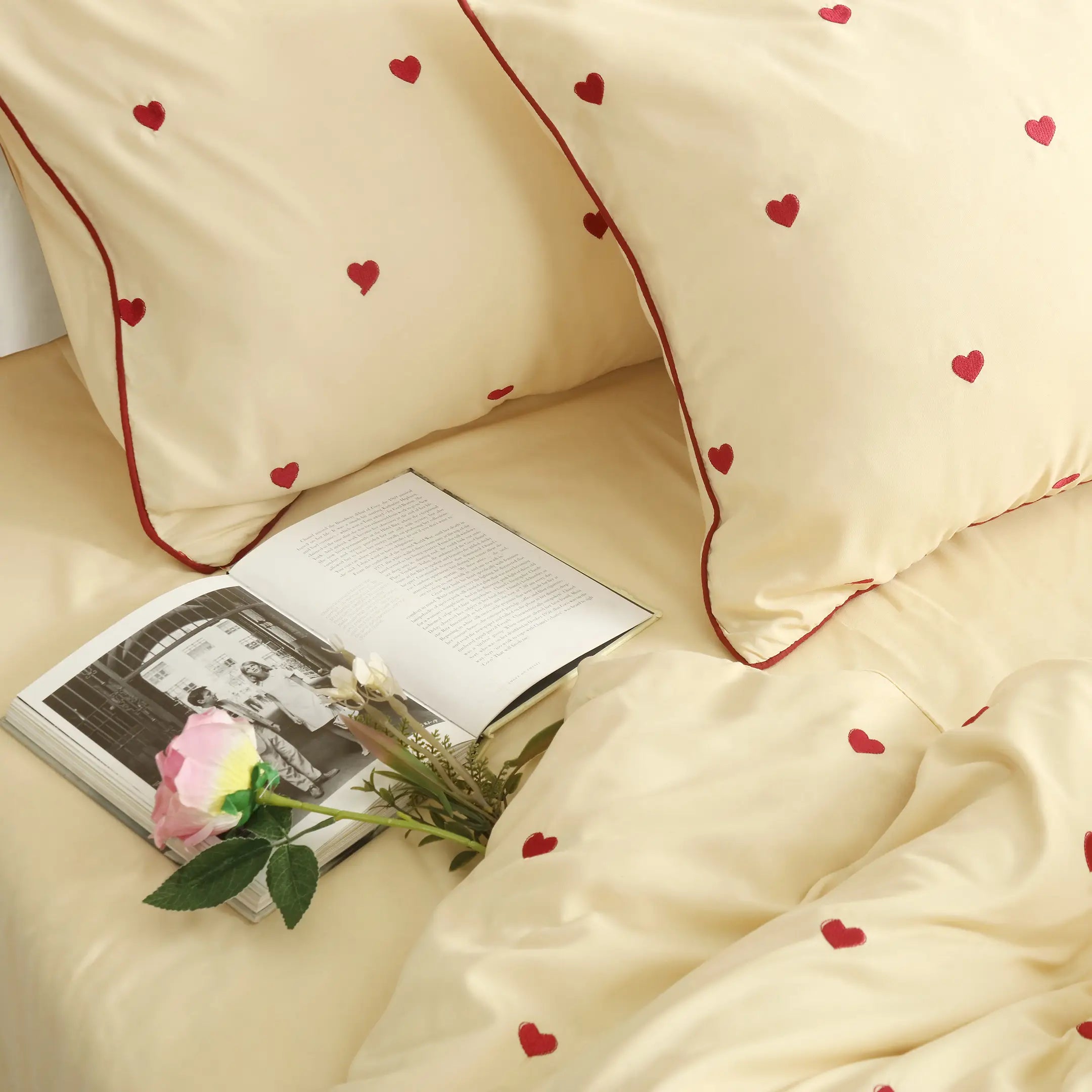 Minimal Amour Duvet Cover Set