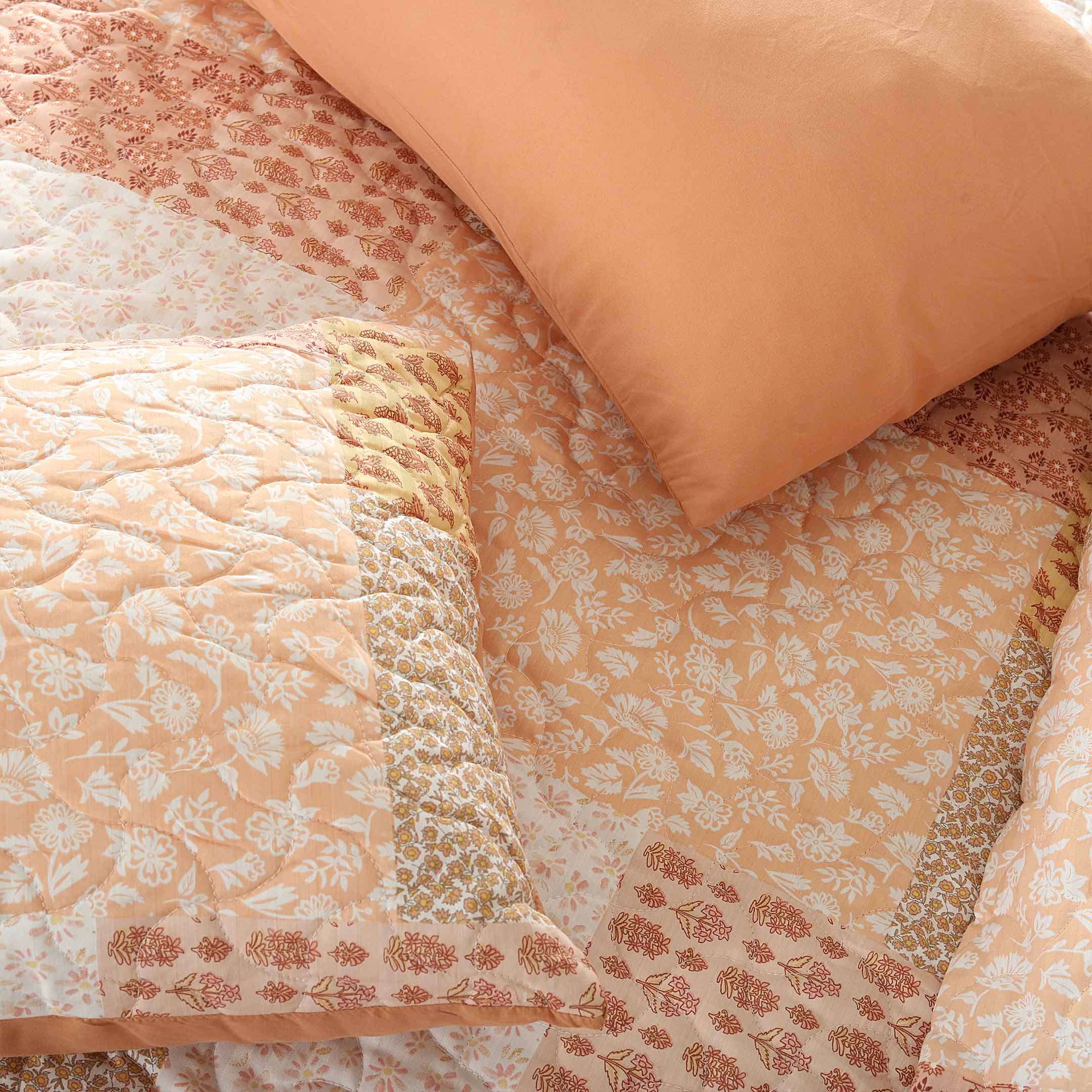 Peach Petal Parade Bedspread 6 pcs Set