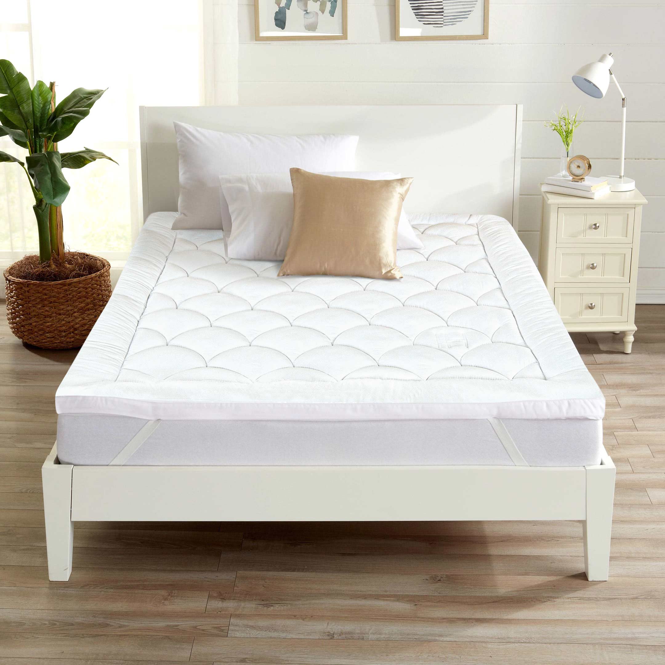 Seashell Quilted Mattress Topper White