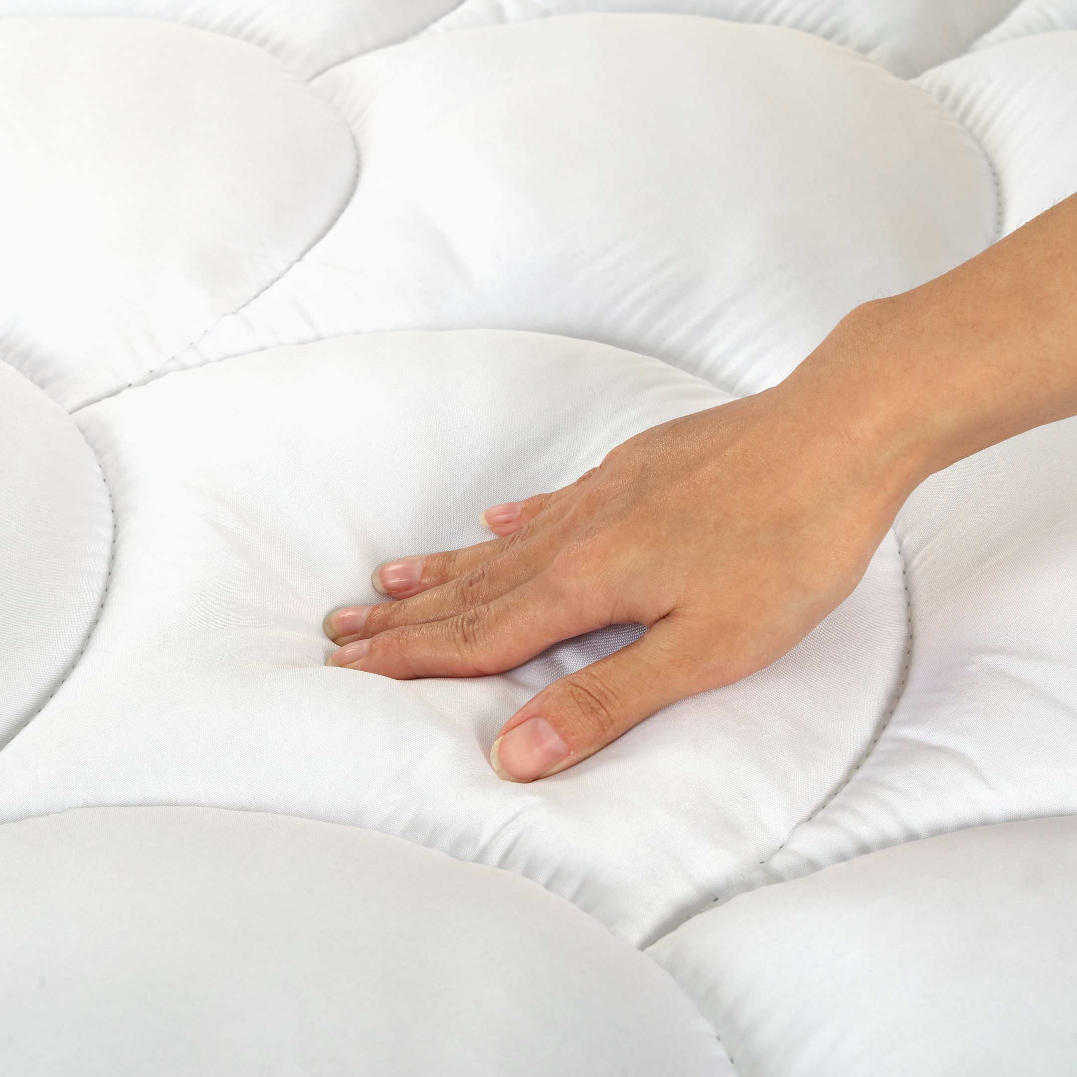 Seashell Quilted Mattress Topper White