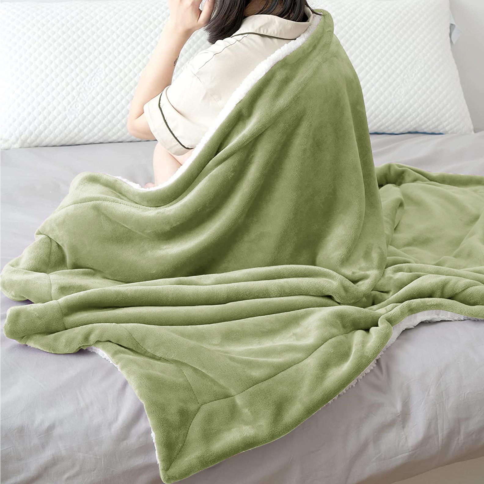 Ultra Soft Sherpa Throw Blanket - Sage Green