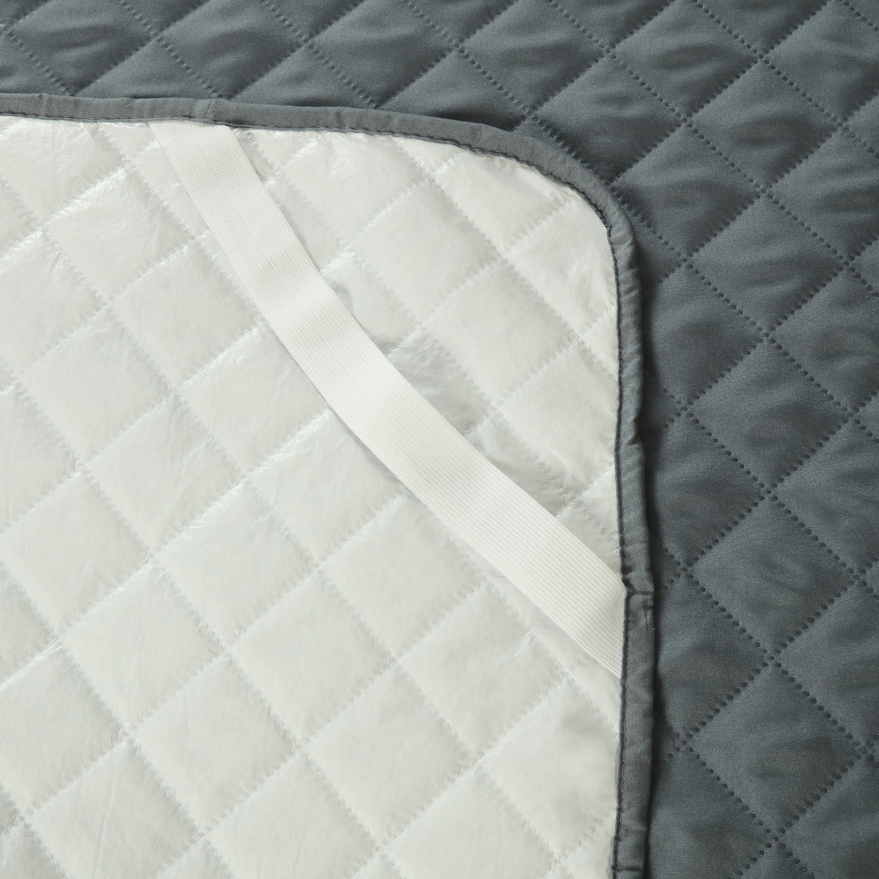 Waterproof Quilted Mattress Protectors With Elastic Strap Grey
