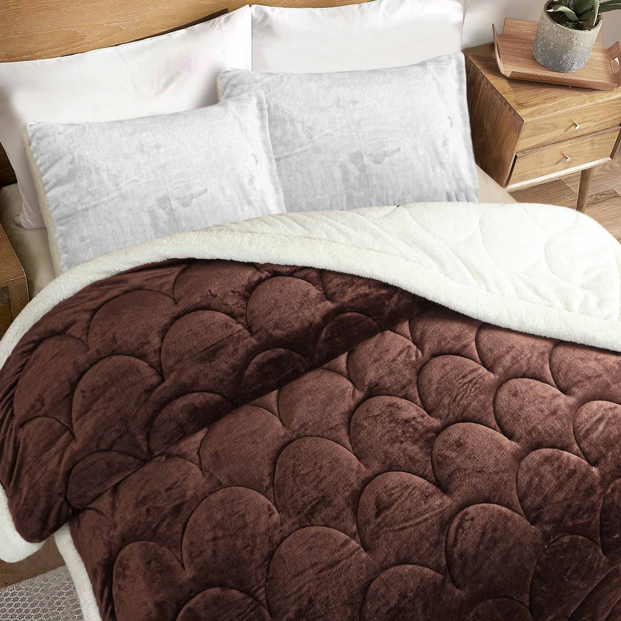 Seashell Sherpa Quilted Comforter Brown