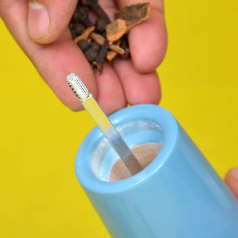 Vintage Style Spice Crusher with Strong Adjustable Ceramic Grinder Siz