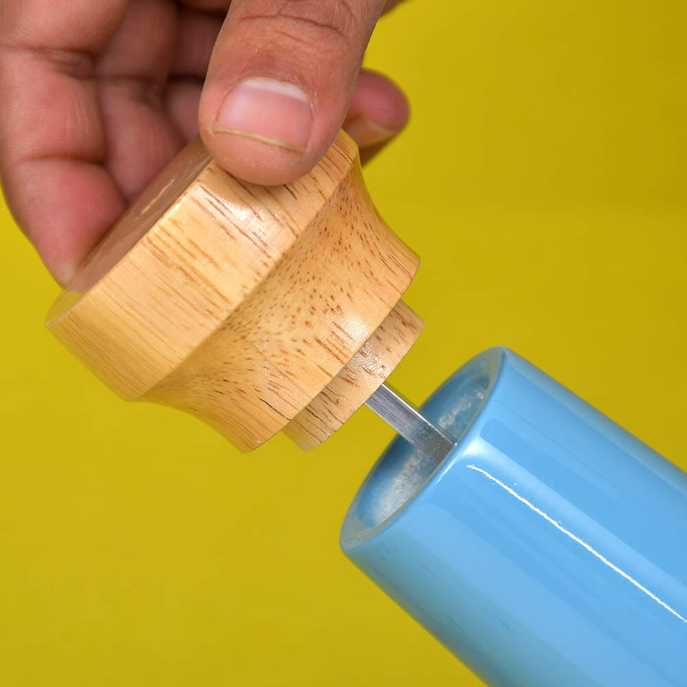 Vintage Style Spice Crusher with Strong Adjustable Ceramic Grinder Siz