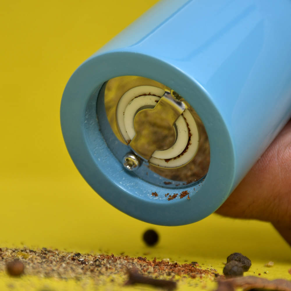 Vintage Style Spice Crusher with Strong Adjustable Ceramic Grinder Siz