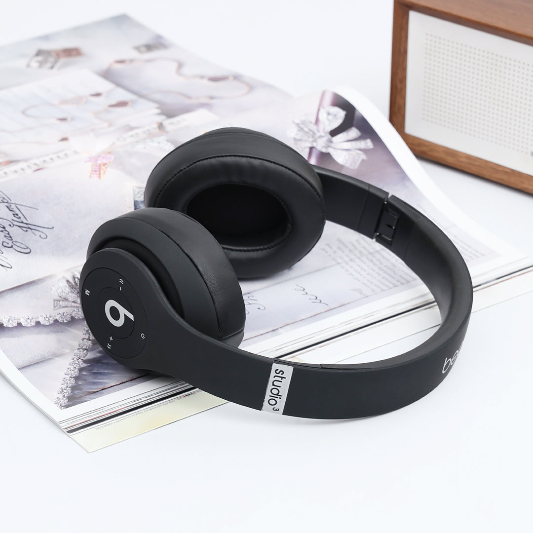 Beats Studio  Wireless Bluetooth Head phones