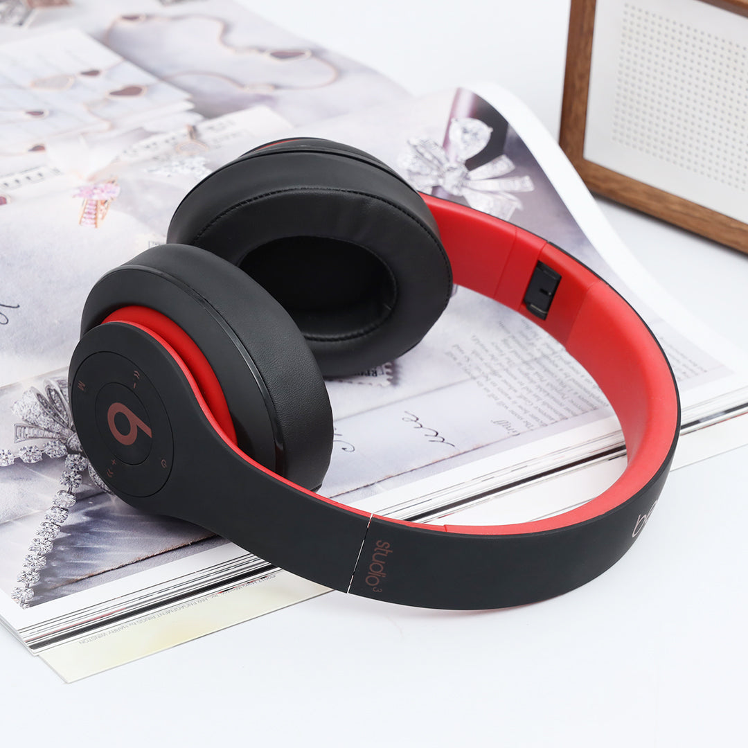 Beats Studio  Wireless Bluetooth Head phones