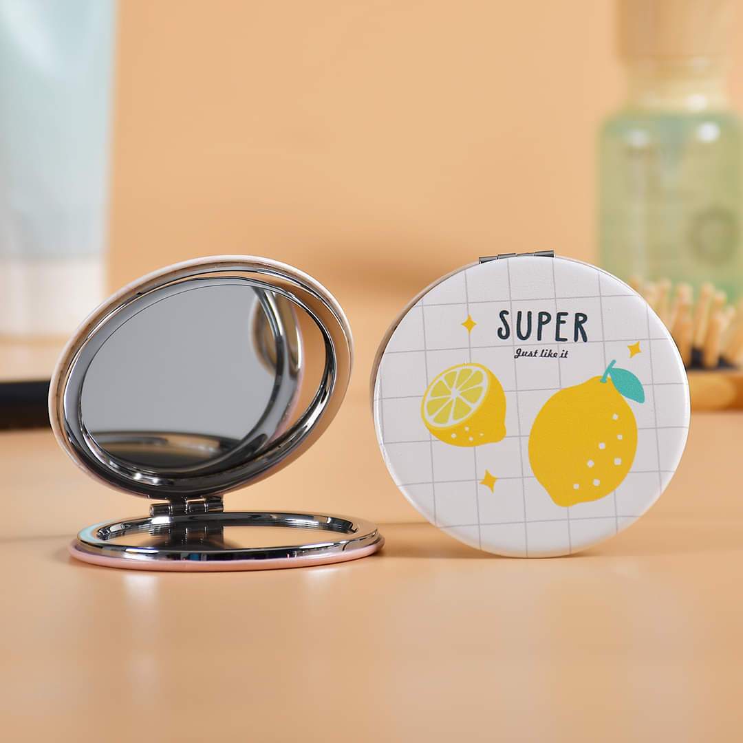 Round Portable Pocket Mirror (Random Design)