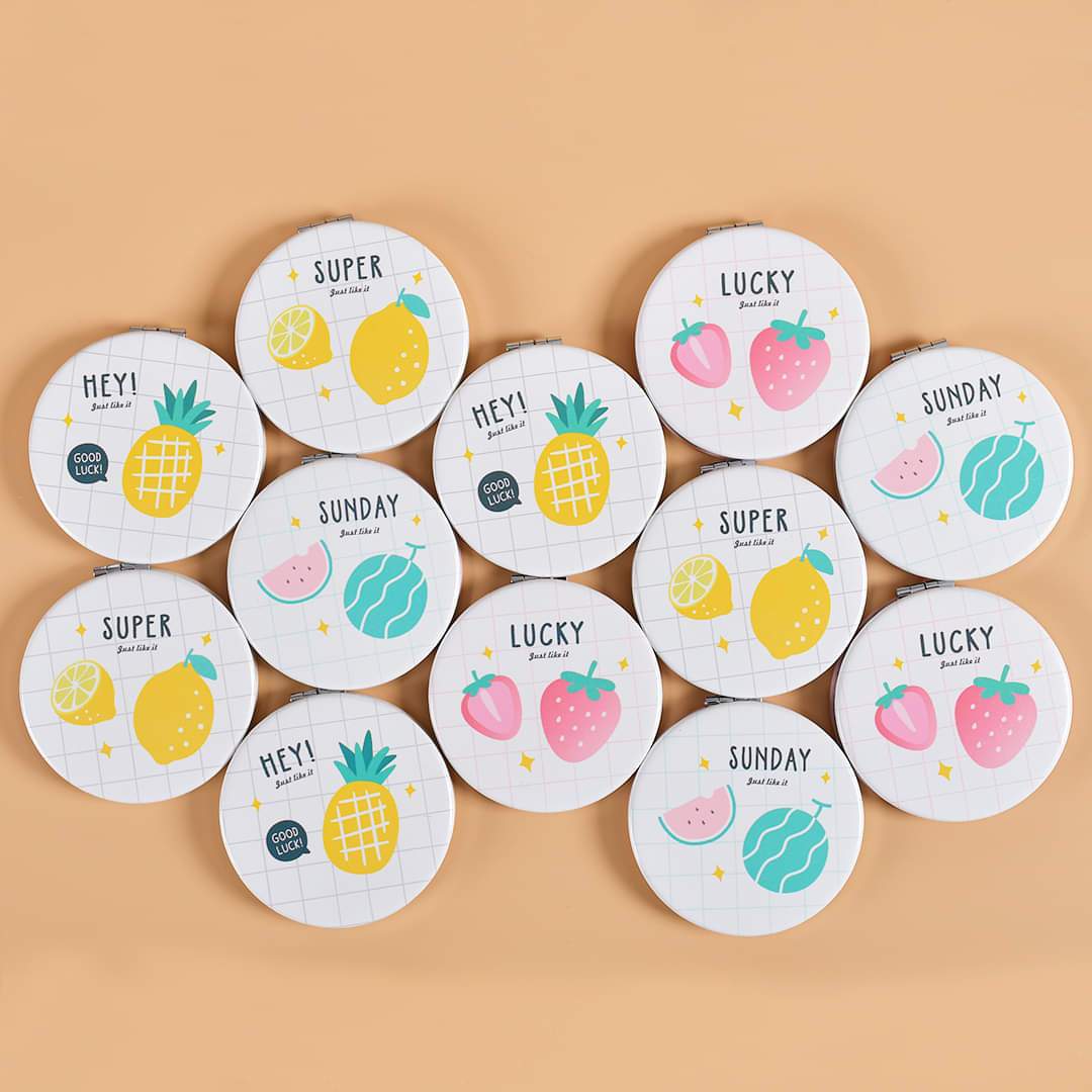 Round Portable Pocket Mirror (Random Design)