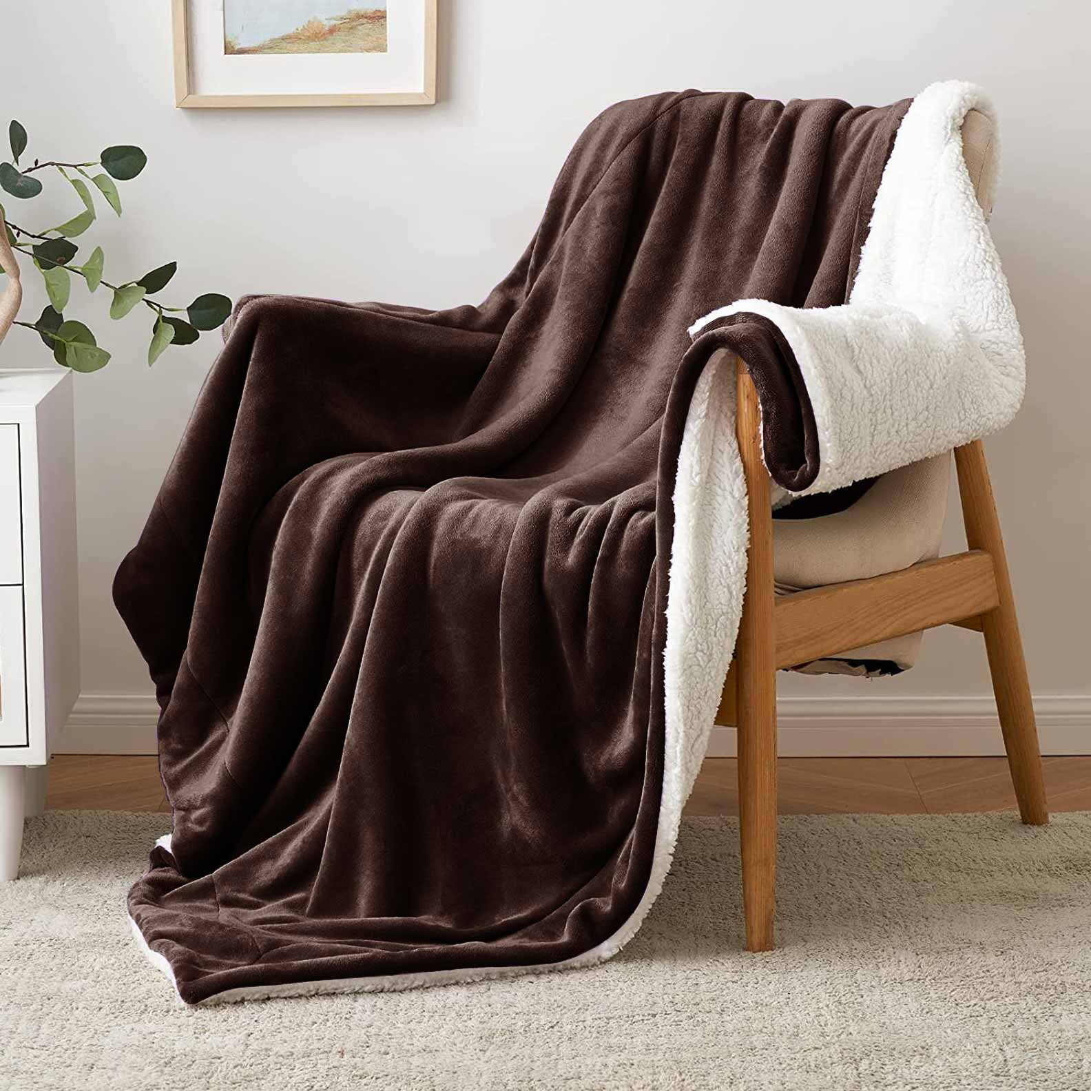 Ultra Soft Sherpa Throw Blanket - Brown